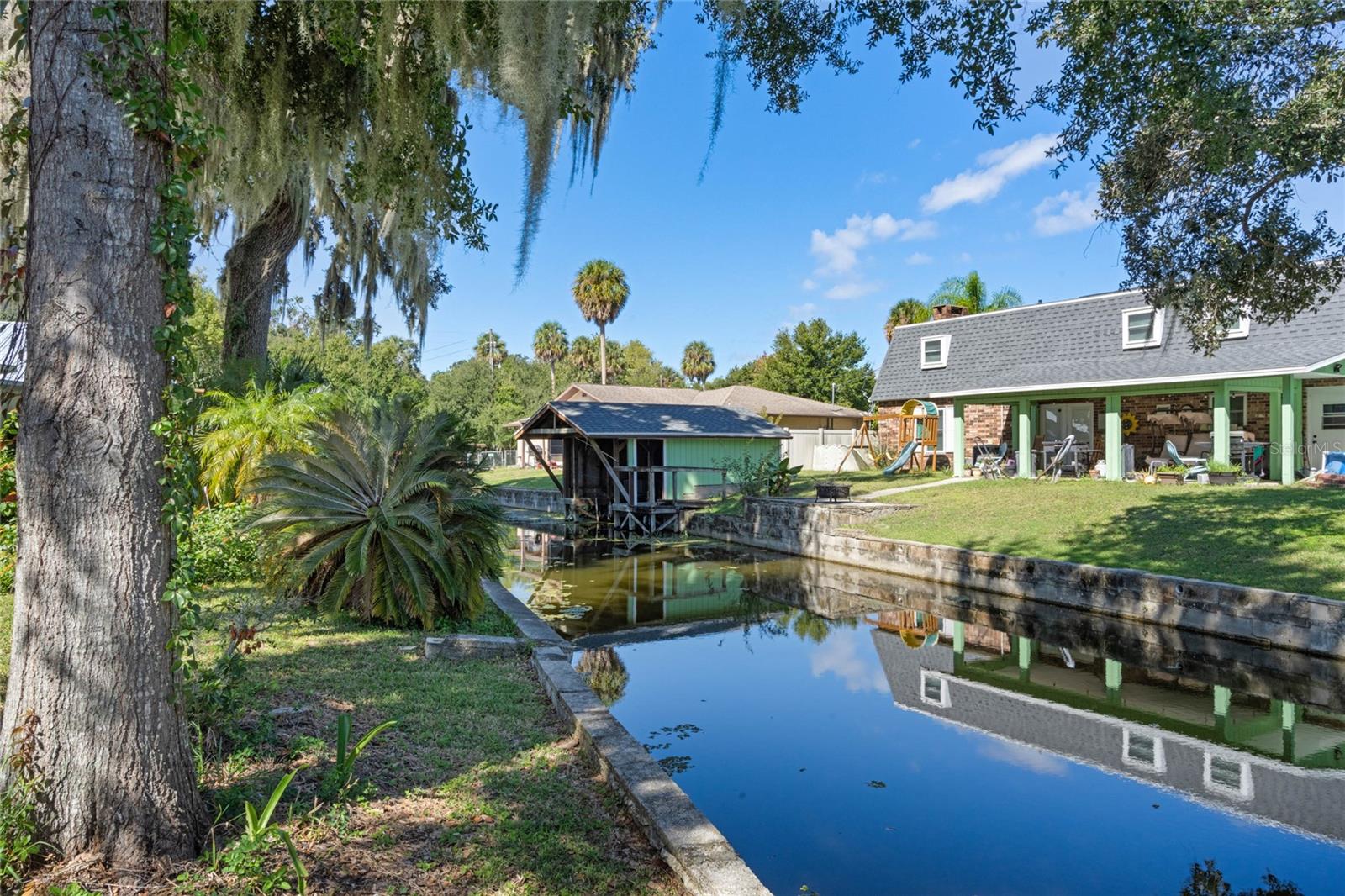 ROD N REEL CLUB - Residential