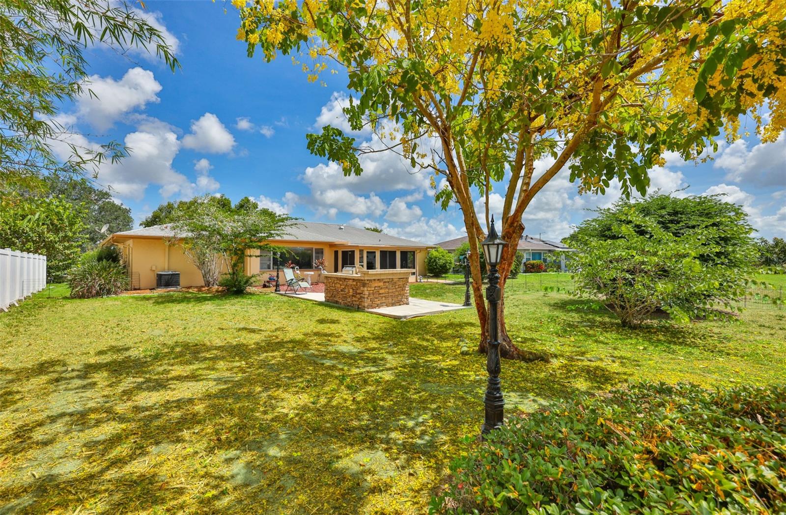 SUN CITY CENTER UNIT 32 - Residential