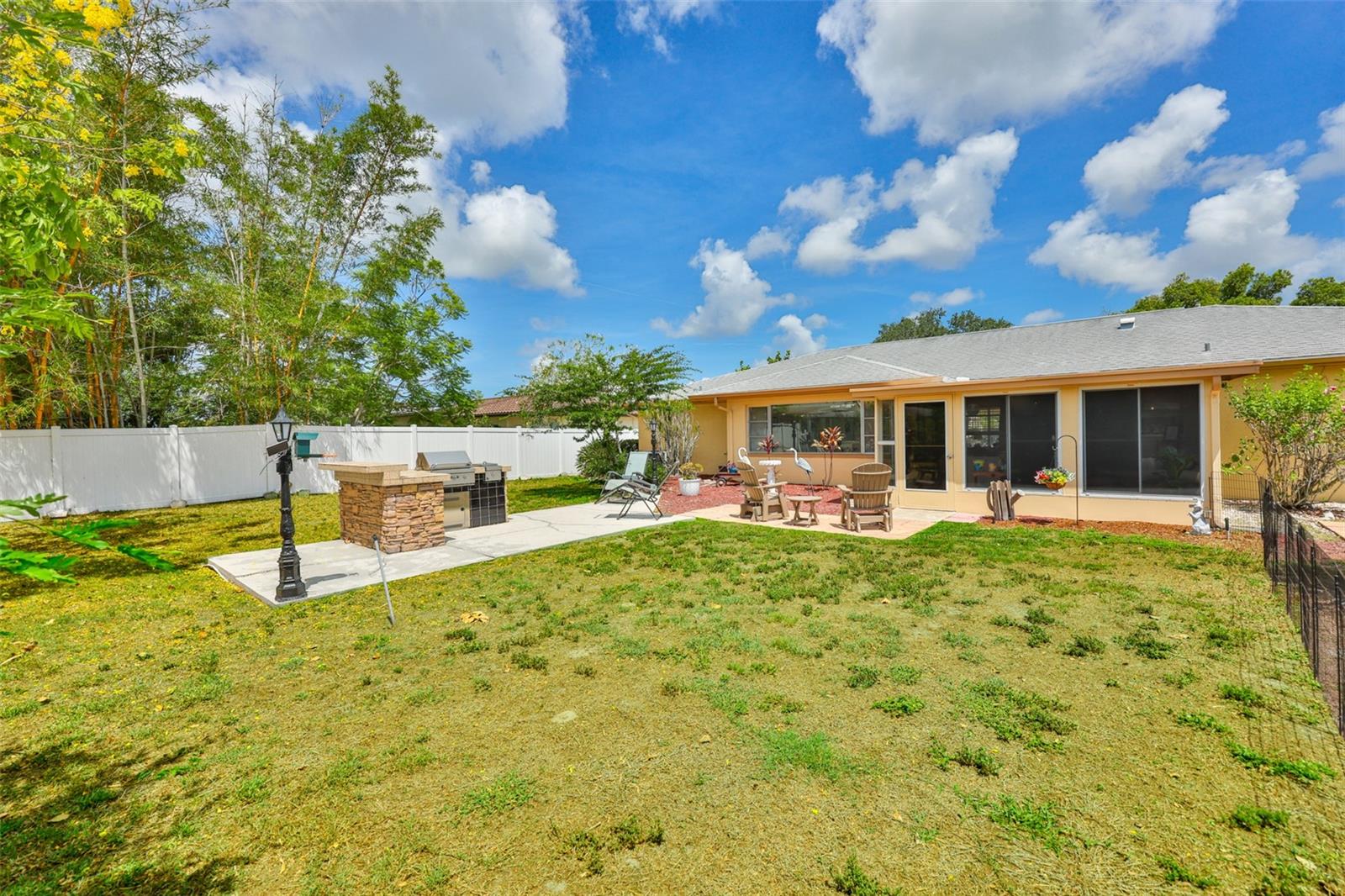 SUN CITY CENTER UNIT 32 - Residential