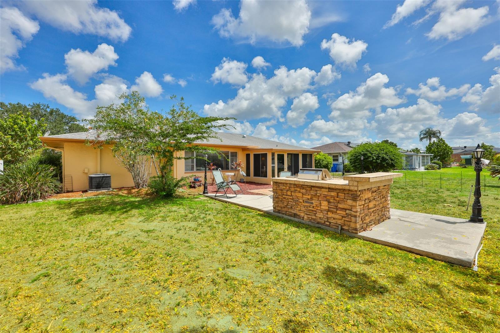 SUN CITY CENTER UNIT 32 - Residential