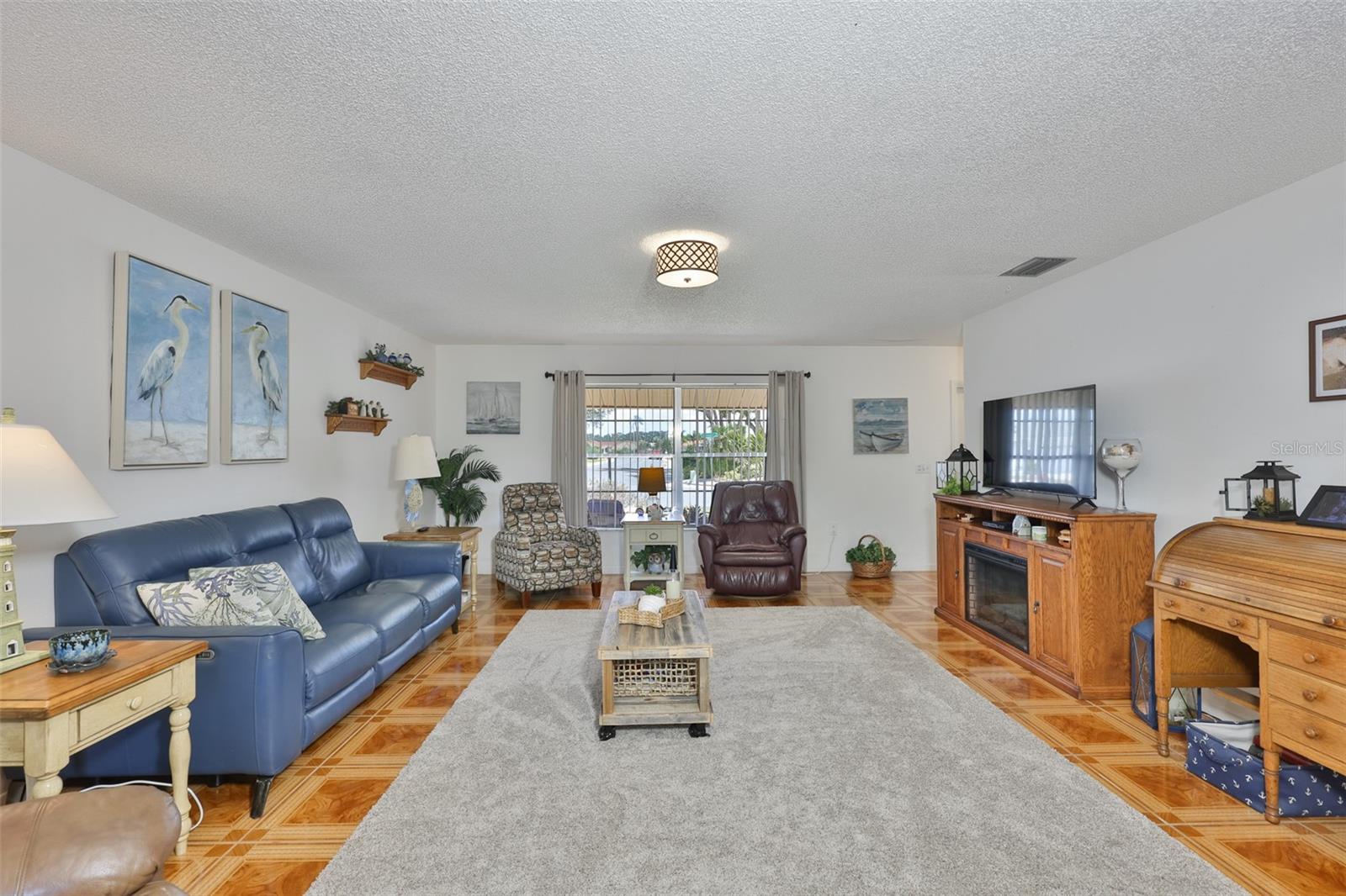 SUN CITY CENTER UNIT 32 - Residential