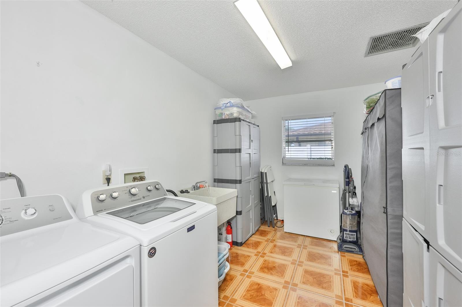 SUN CITY CENTER UNIT 32 - Residential