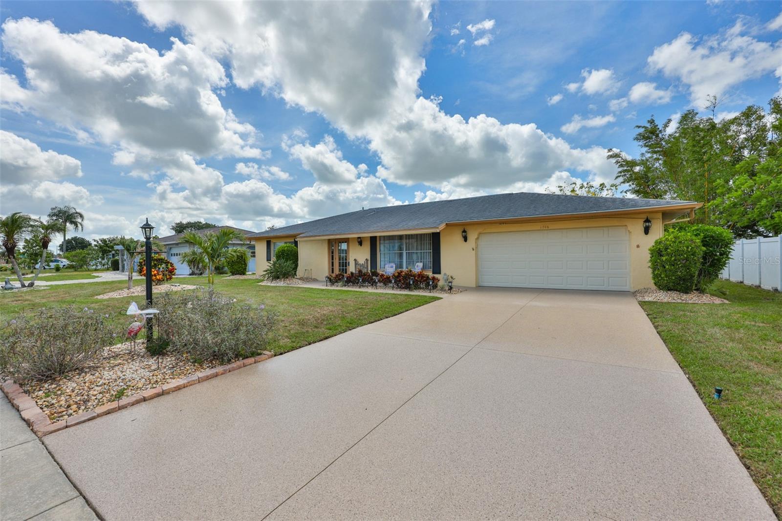 SUN CITY CENTER UNIT 32 - Residential