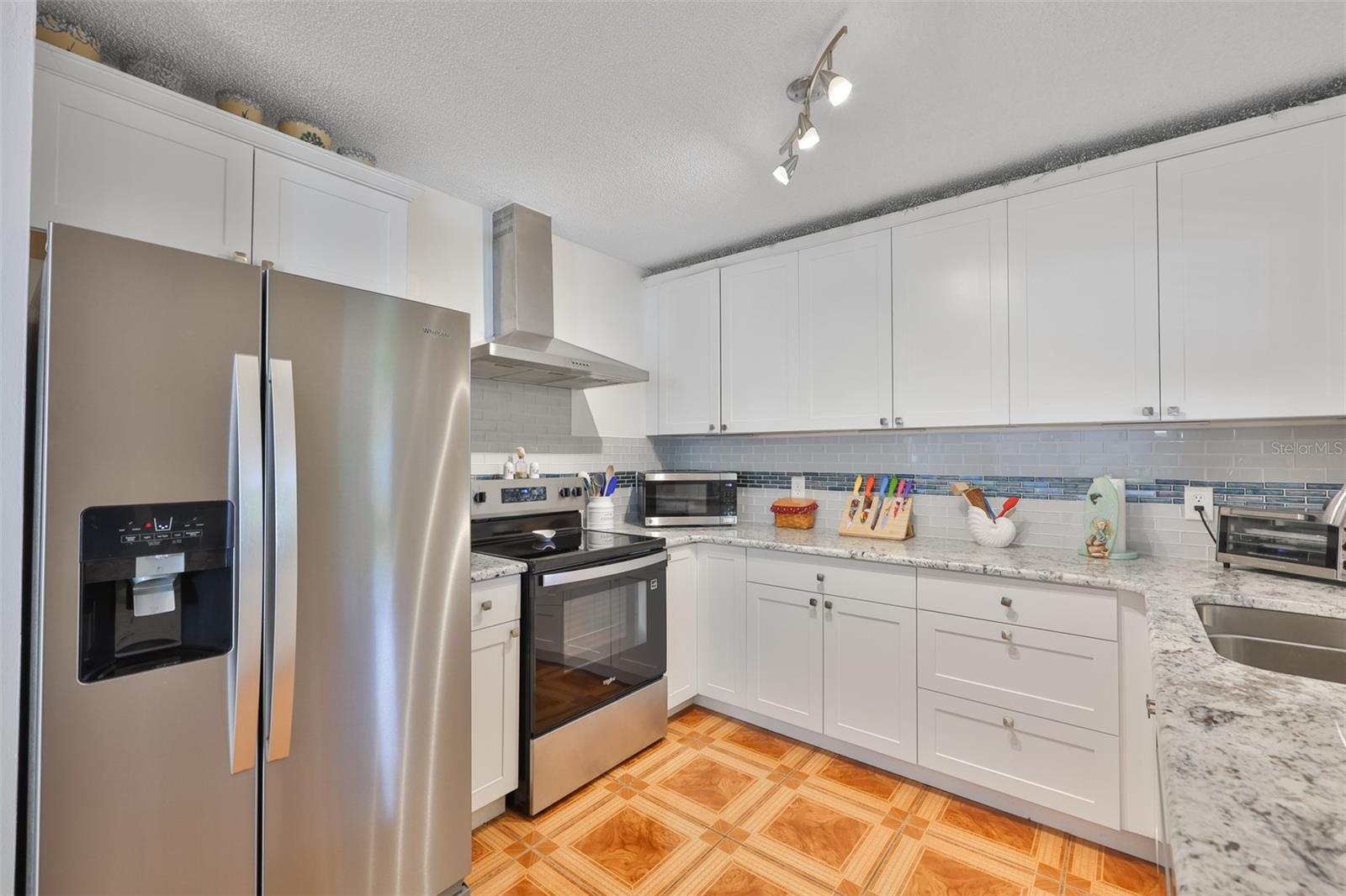 SUN CITY CENTER UNIT 32 - Residential
