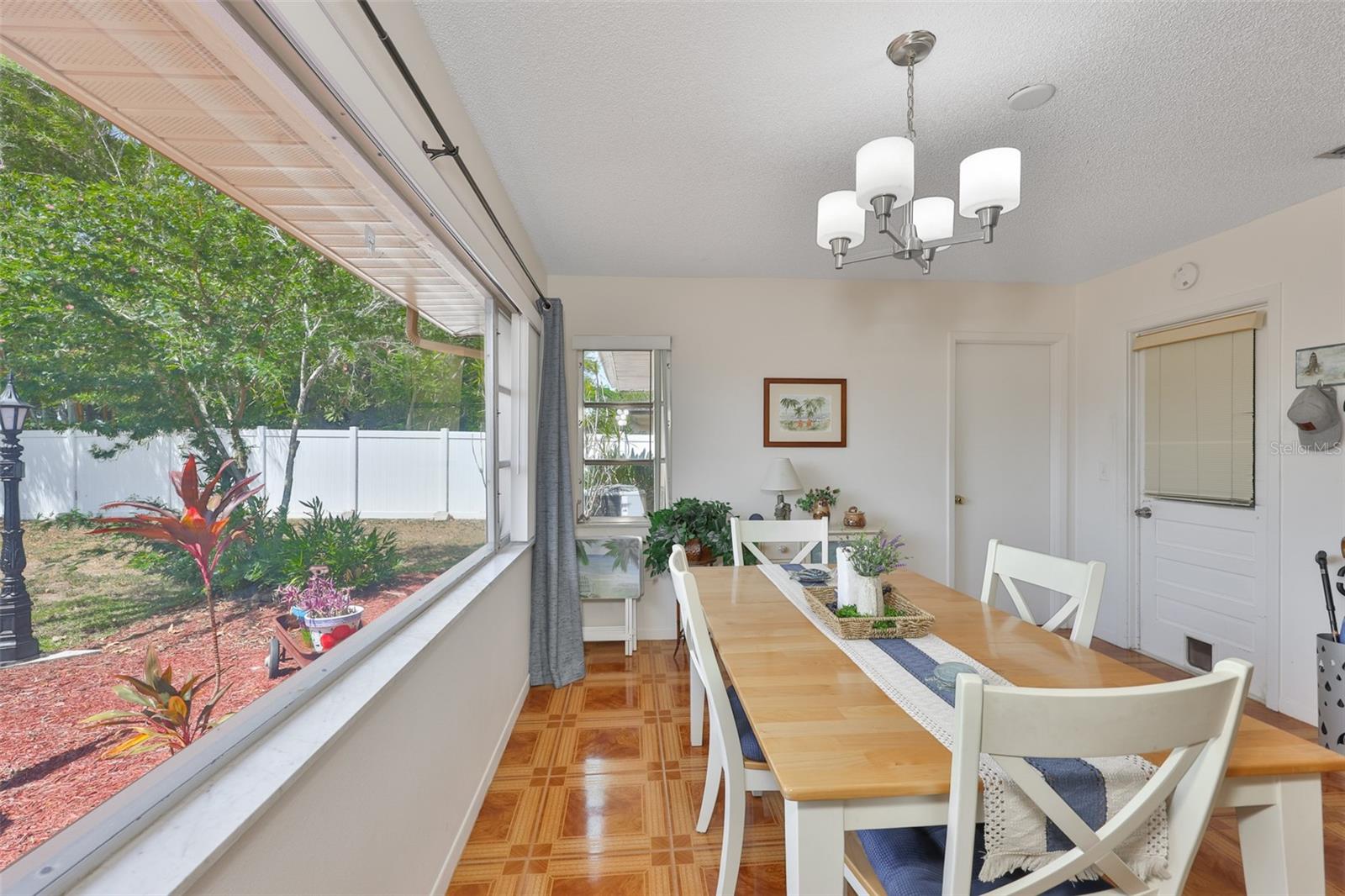 SUN CITY CENTER UNIT 32 - Residential