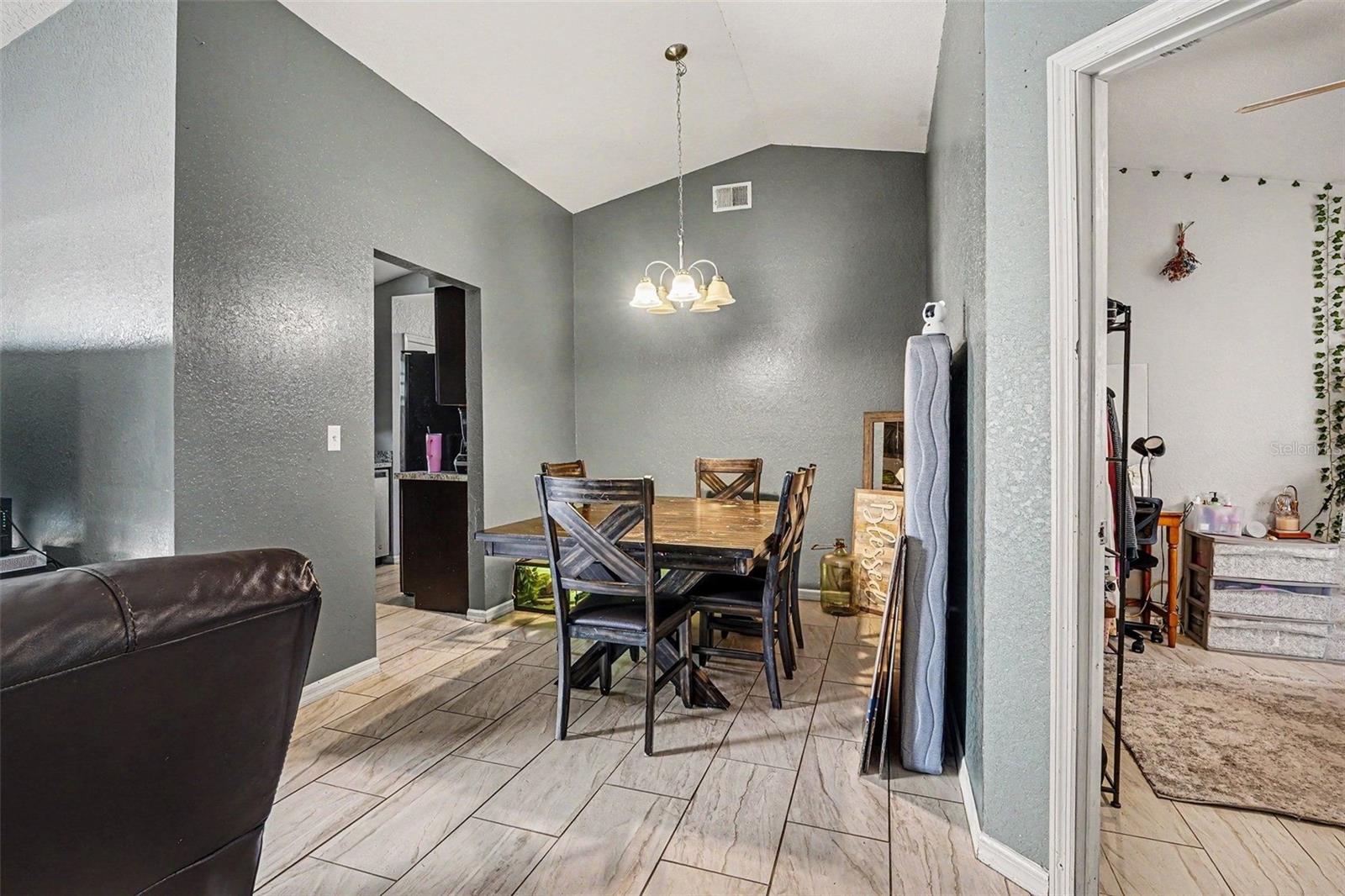 WEST OAKS - Residential