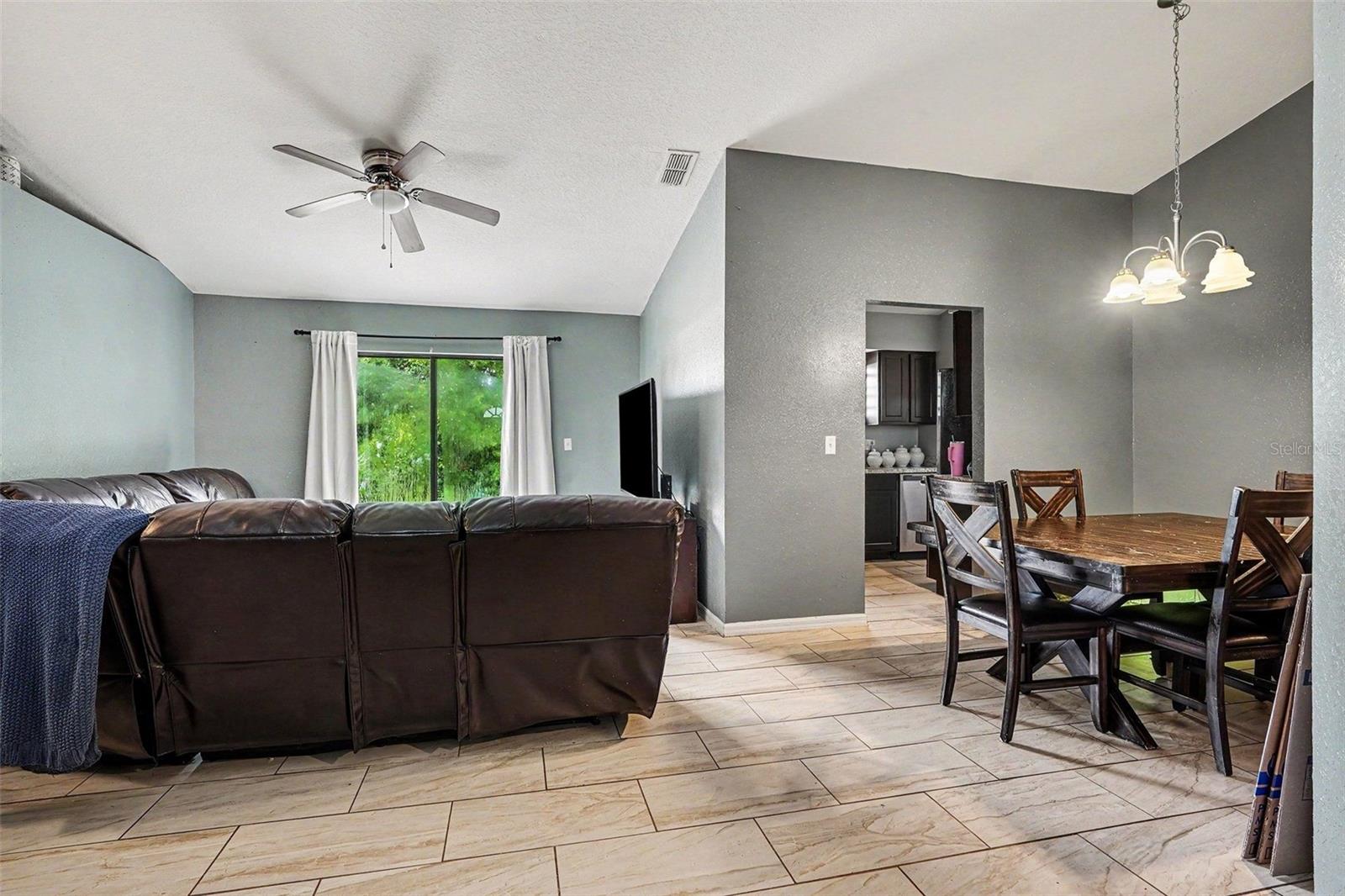 WEST OAKS - Residential