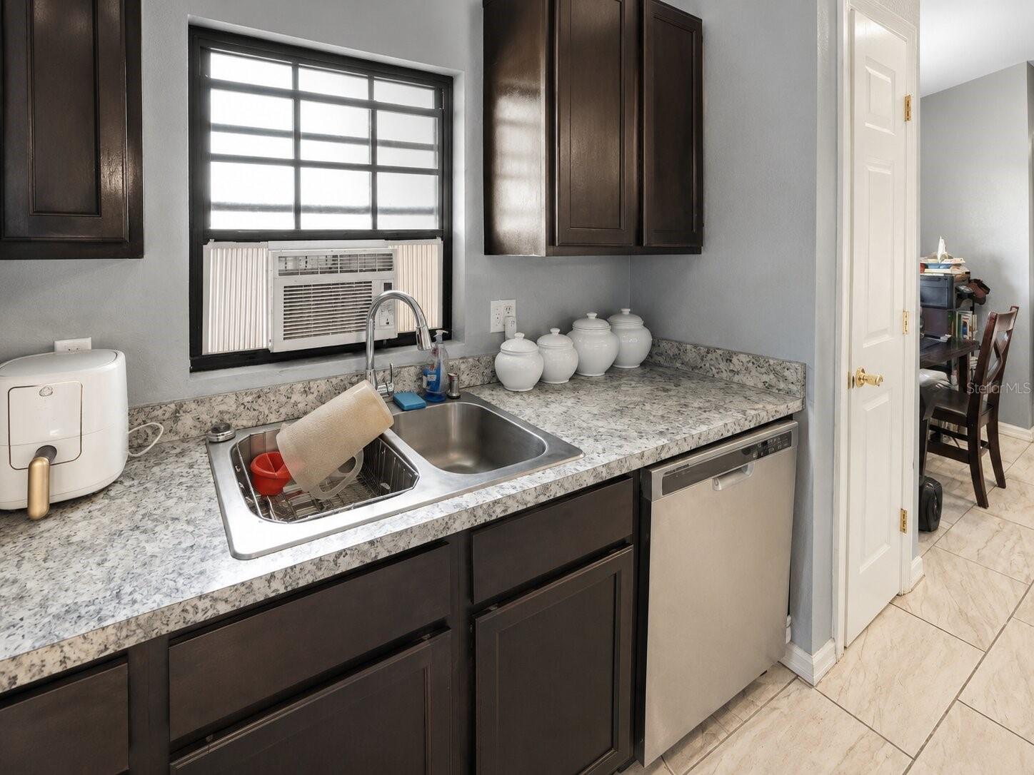 WEST OAKS - Residential