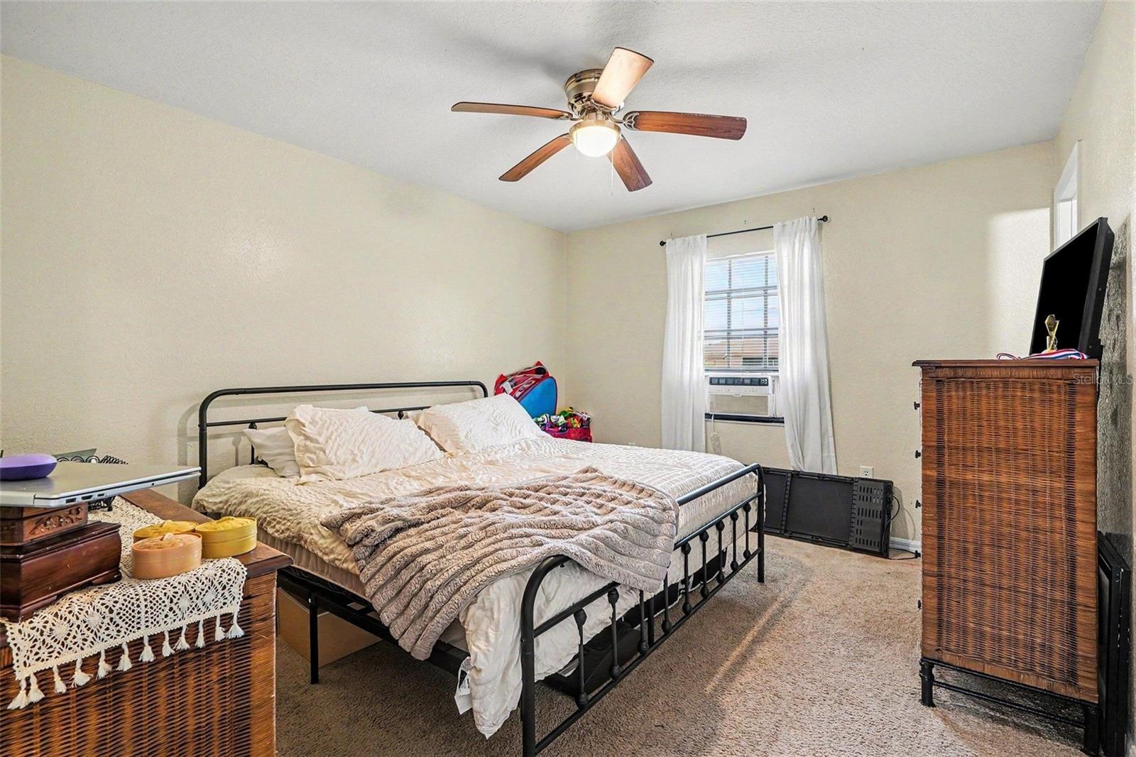 WEST OAKS - Residential