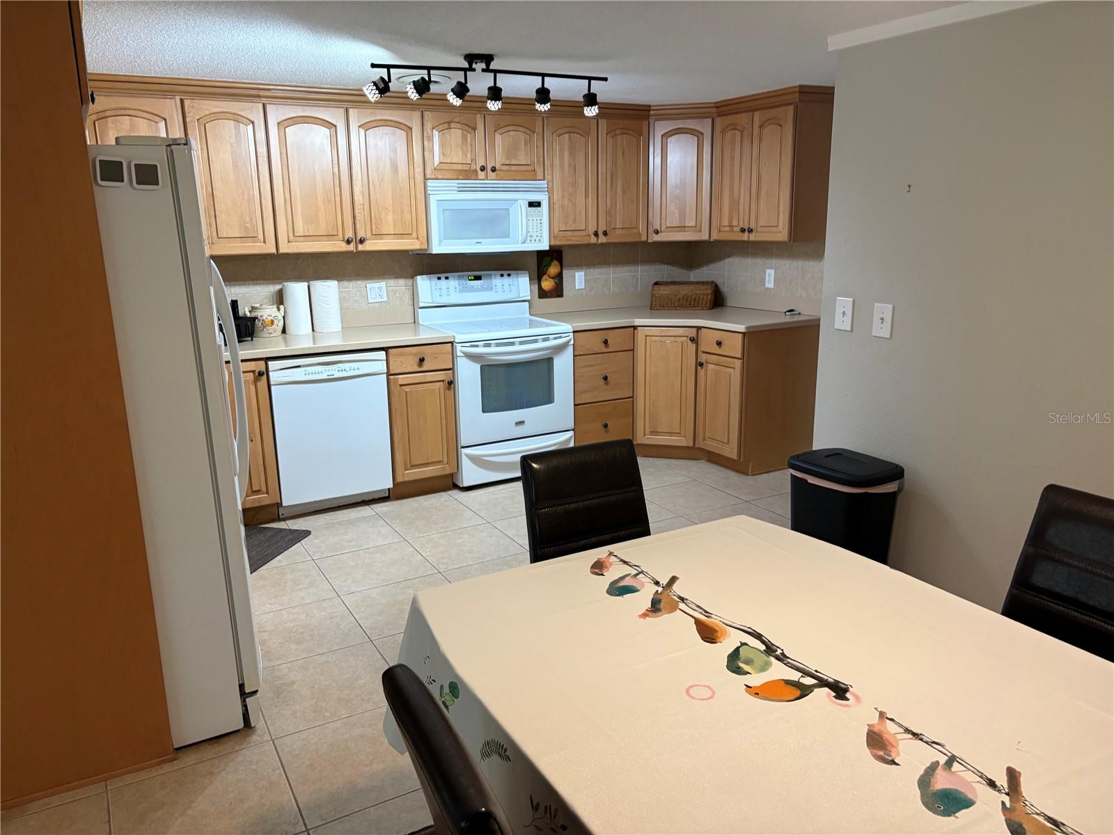 UNION PARK VILLAS UNREC - Residential Lease