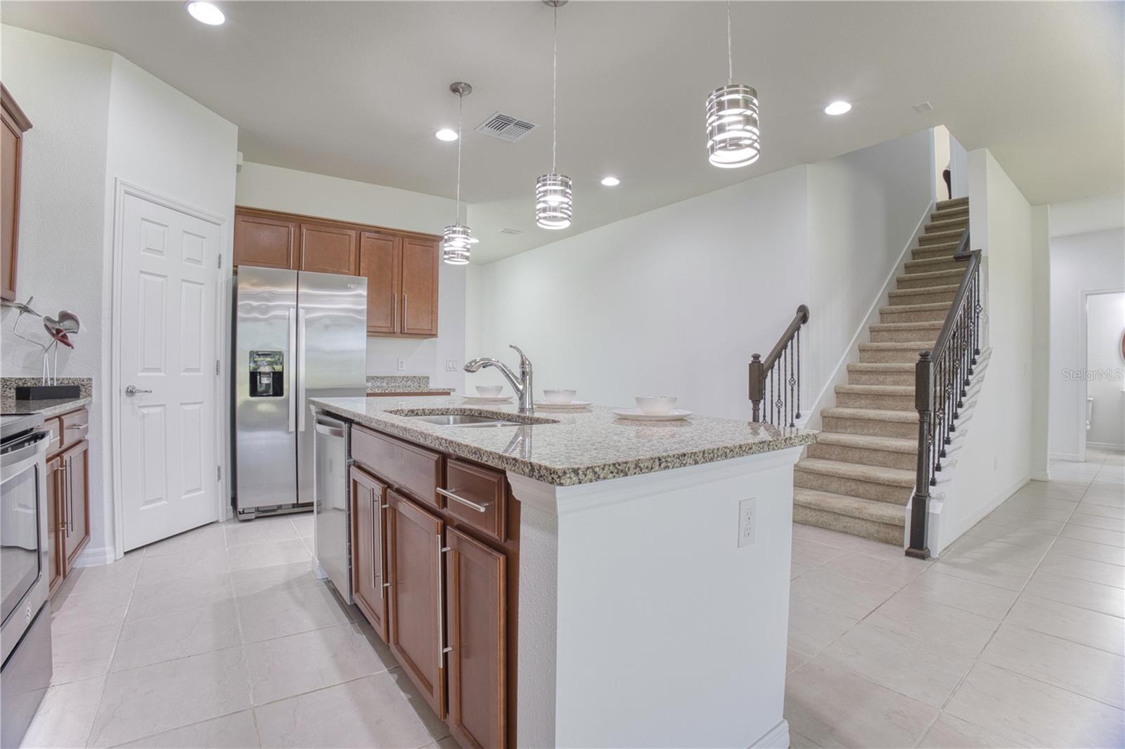 LAKESHORE AT NARCOOSSEE PH 4 - Residential Lease