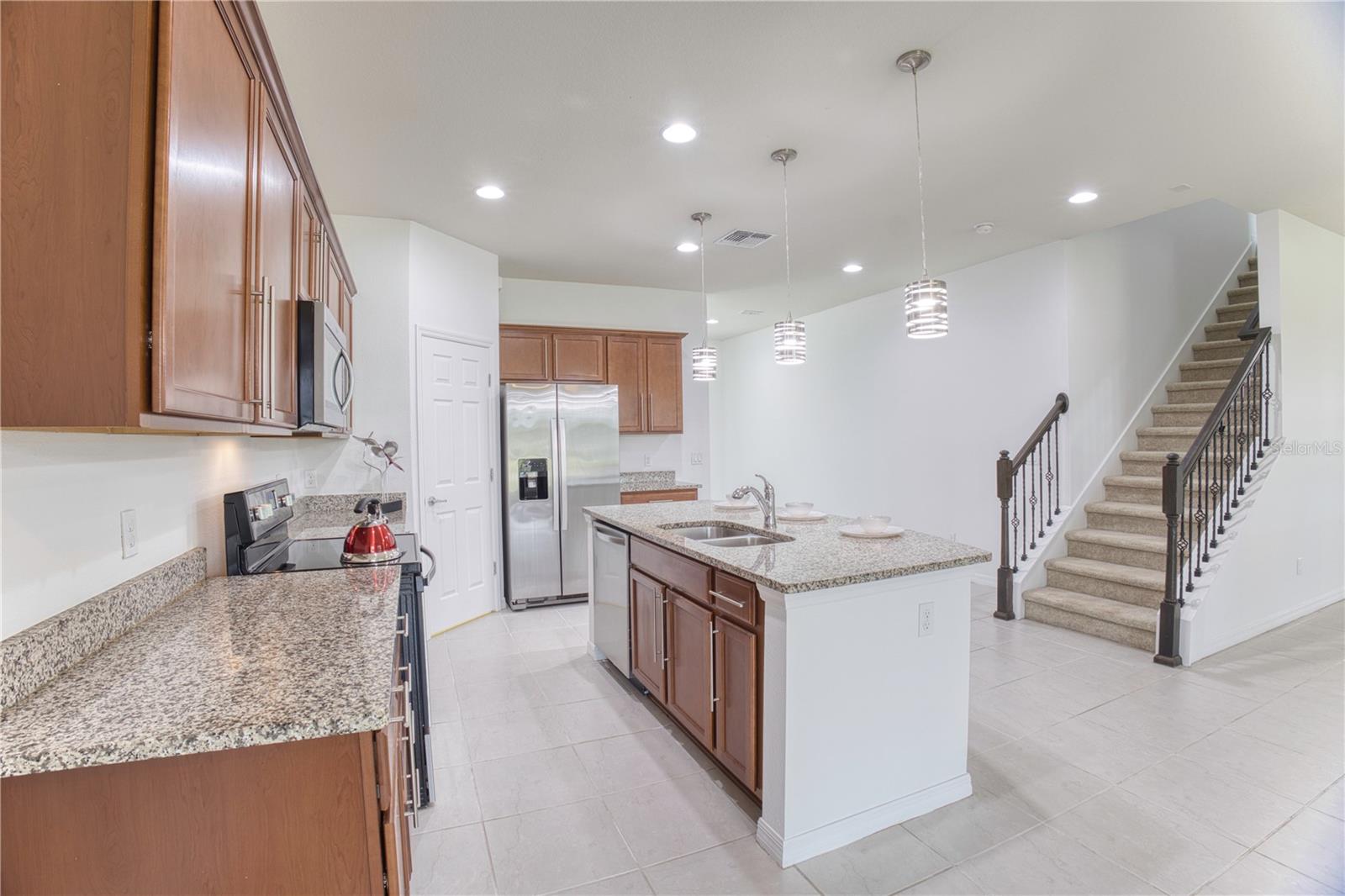 LAKESHORE AT NARCOOSSEE PH 4 - Residential Lease
