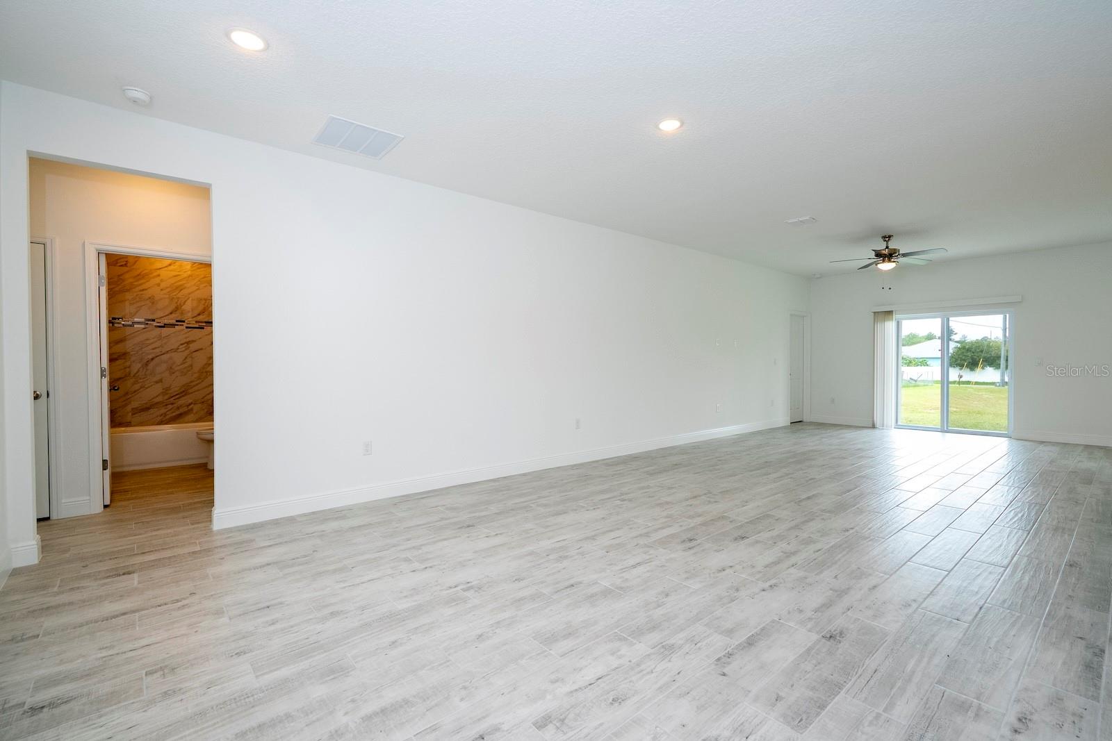 MARION OAKS UN 4 - Residential