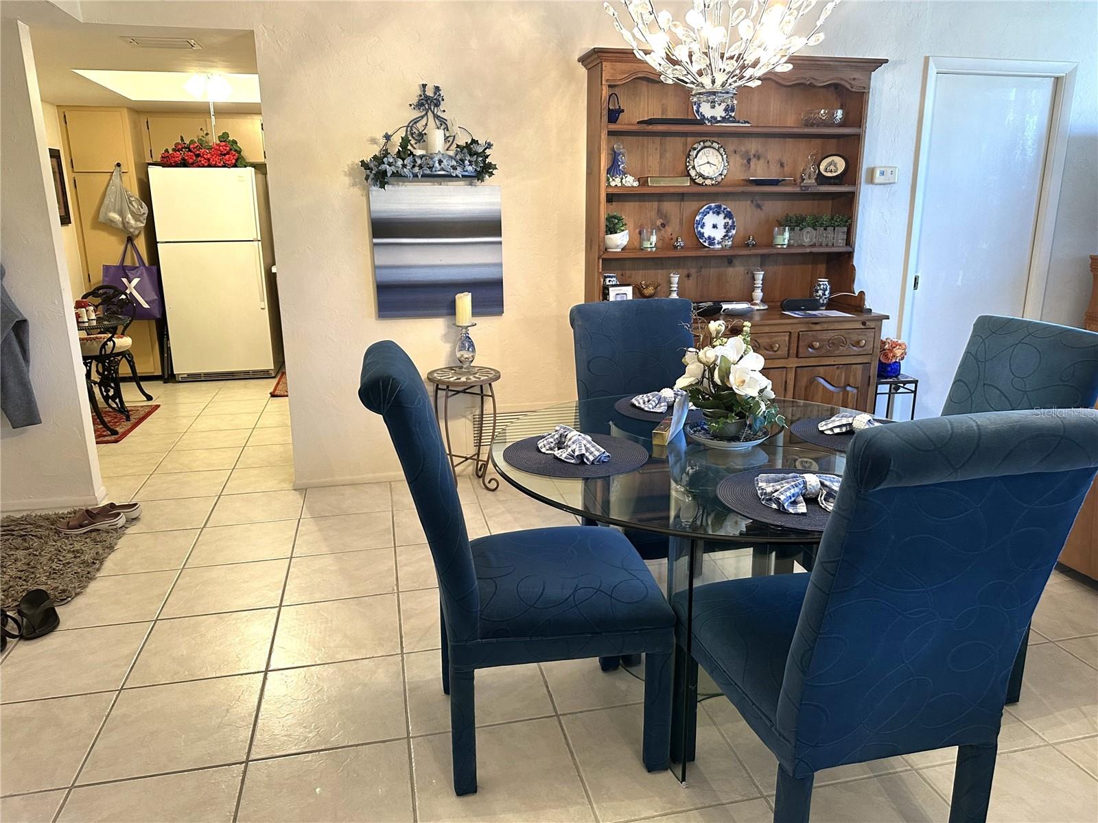 SANDPIPER APTS CONDO - BIRD BAY VILLAGE - Residential
