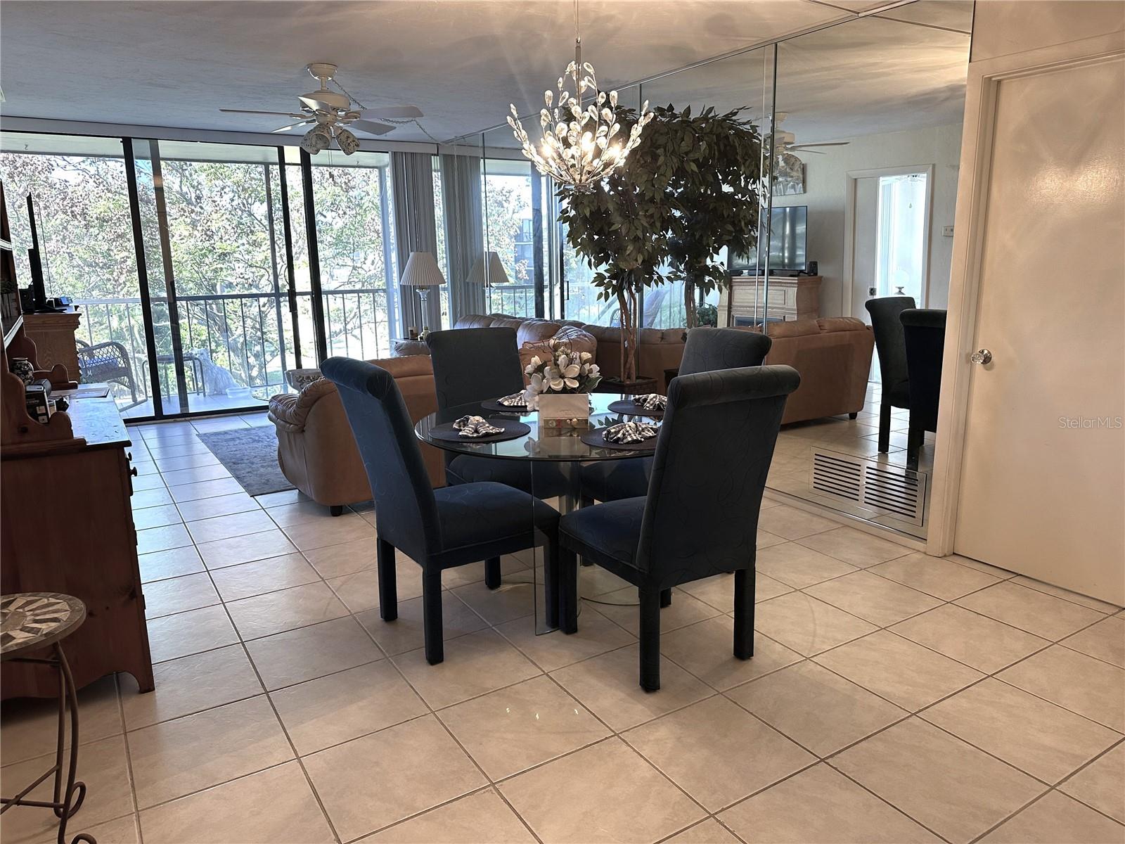 SANDPIPER APTS CONDO - BIRD BAY VILLAGE - Residential