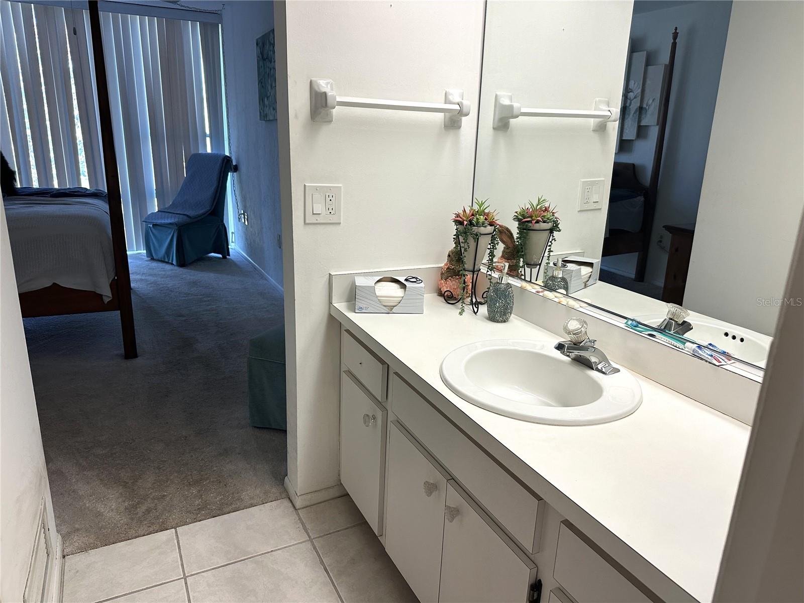SANDPIPER APTS CONDO - BIRD BAY VILLAGE - Residential