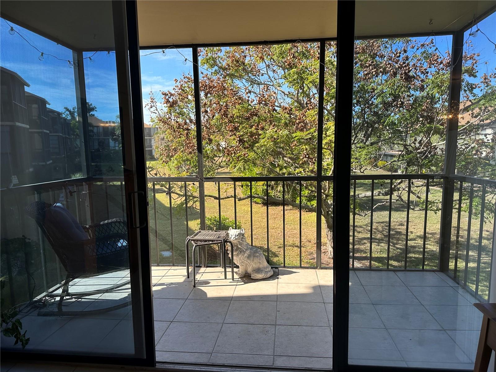 SANDPIPER APTS CONDO - BIRD BAY VILLAGE - Residential
