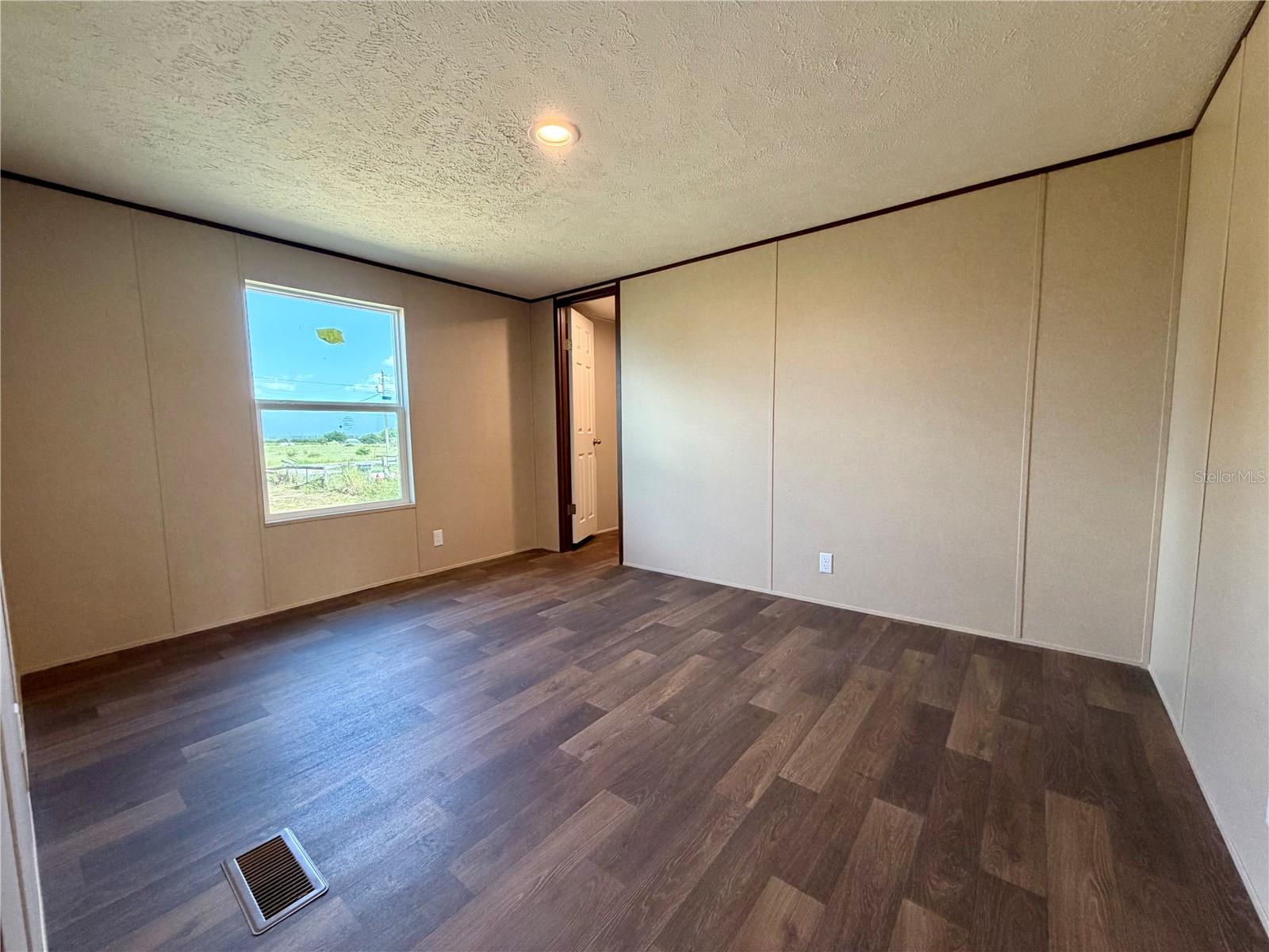 STARR LAKE DEV CO SUB - Residential Lease