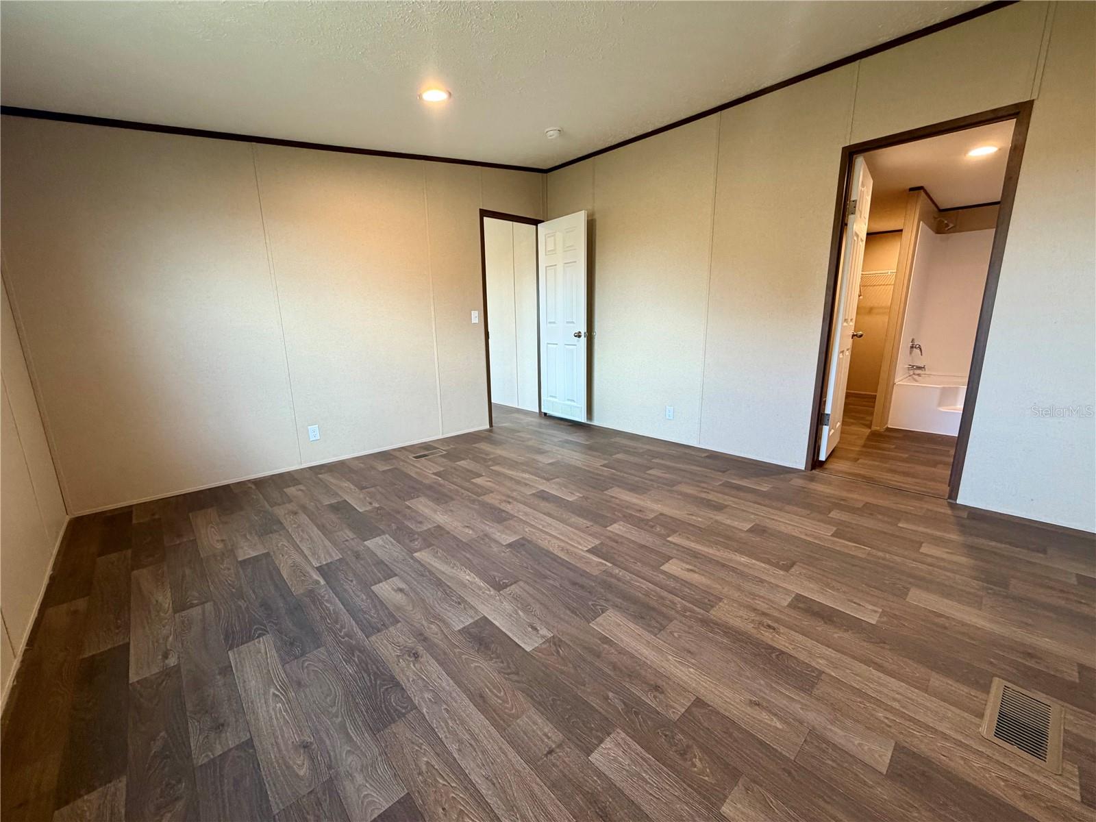 STARR LAKE DEV CO SUB - Residential Lease