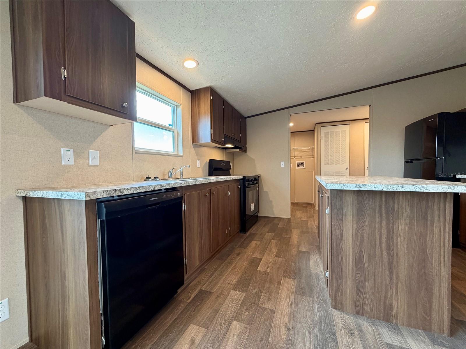 STARR LAKE DEV CO SUB - Residential Lease