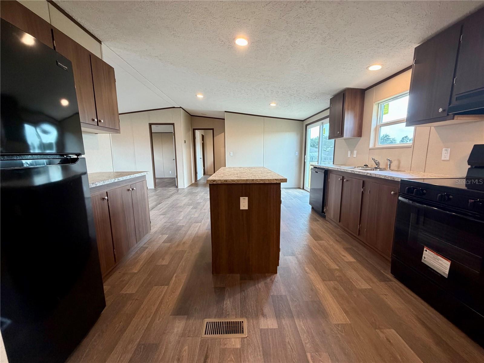 STARR LAKE DEV CO SUB - Residential Lease