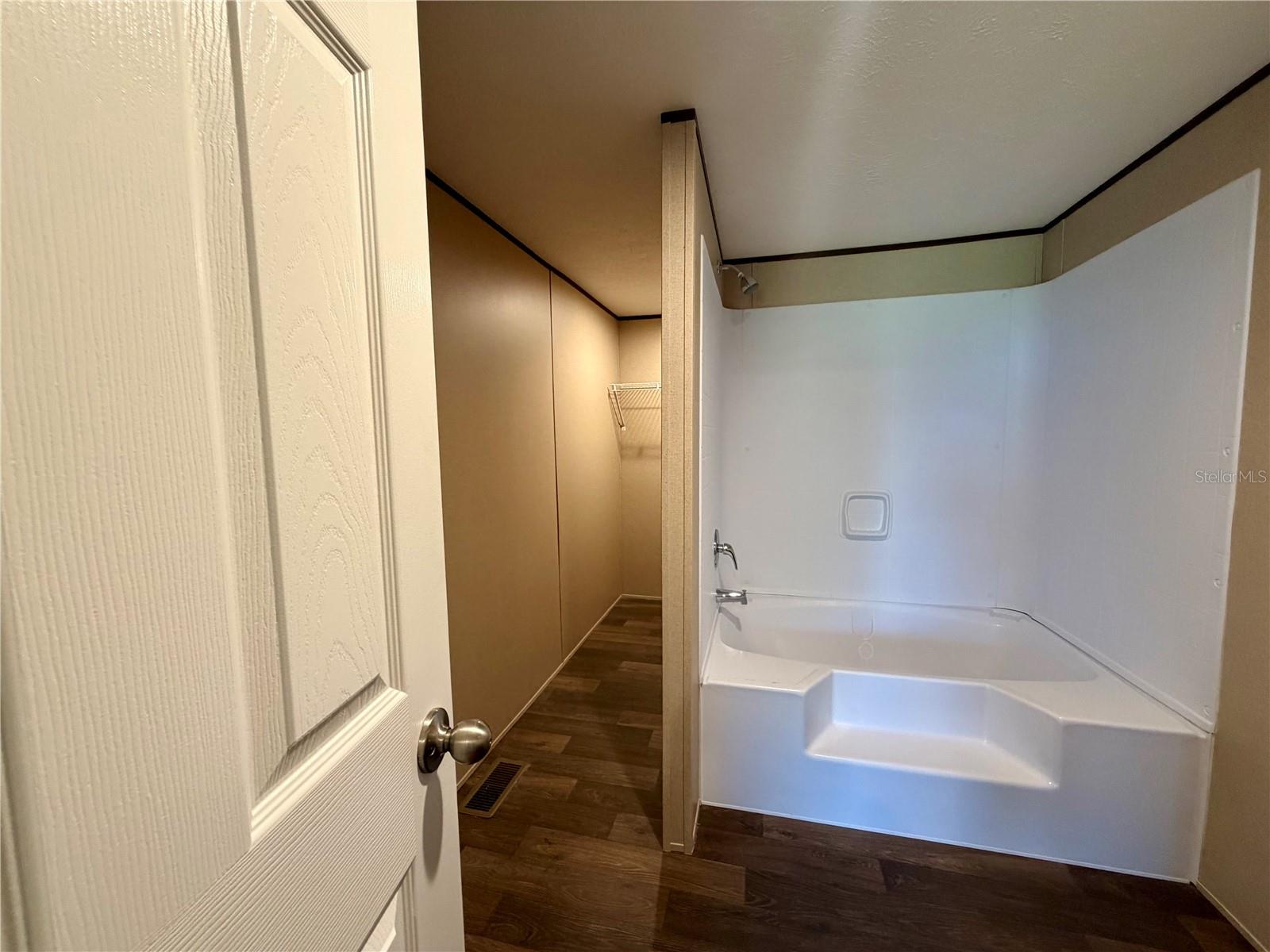 STARR LAKE DEV CO SUB - Residential Lease