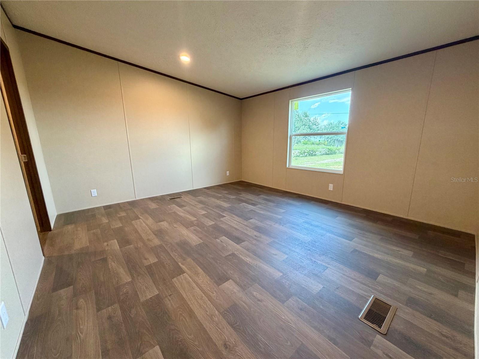 STARR LAKE DEV CO SUB - Residential Lease