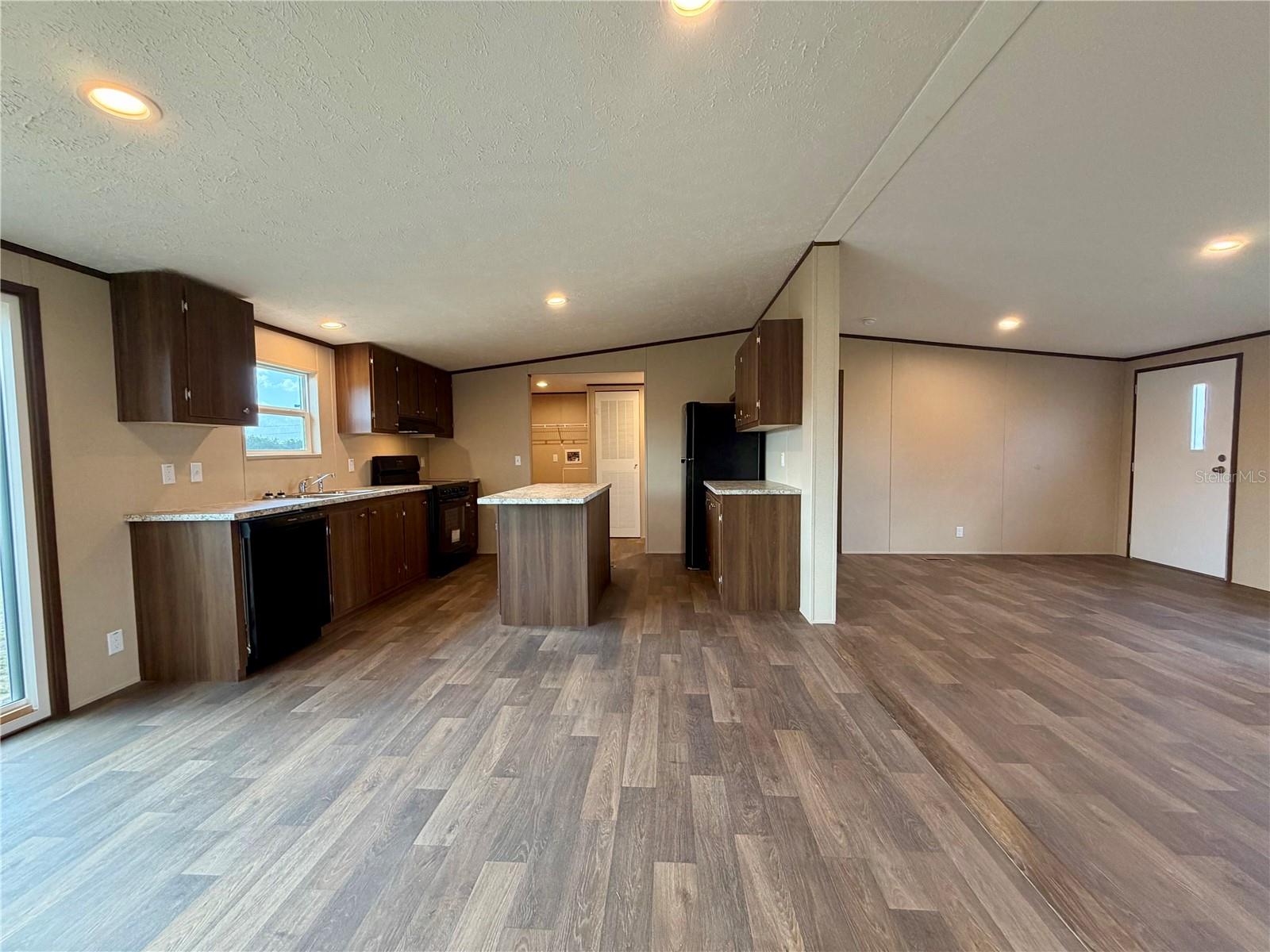 STARR LAKE DEV CO SUB - Residential Lease