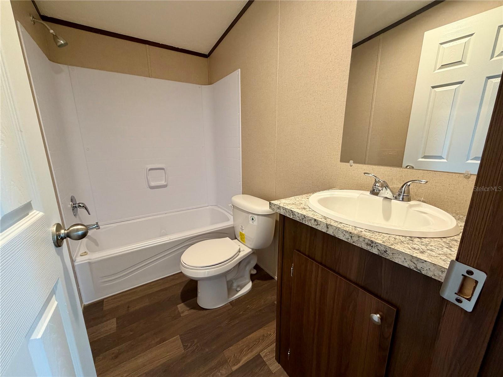 STARR LAKE DEV CO SUB - Residential Lease