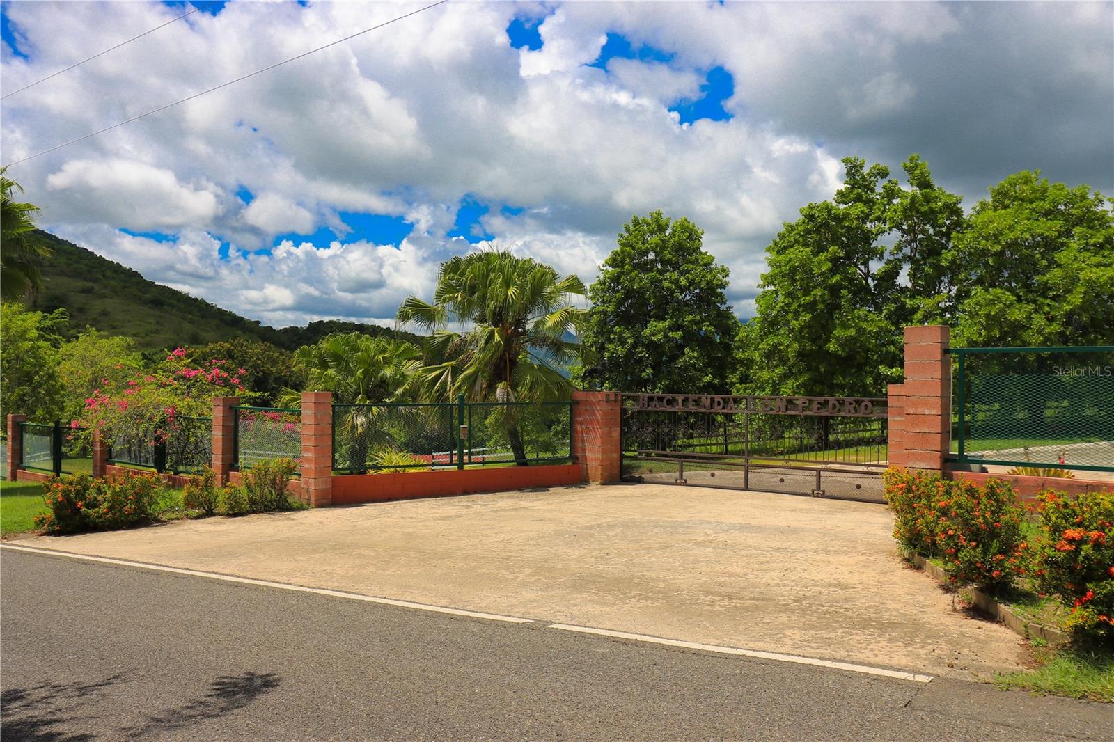 HACIENDA DON PEDRO - Residential