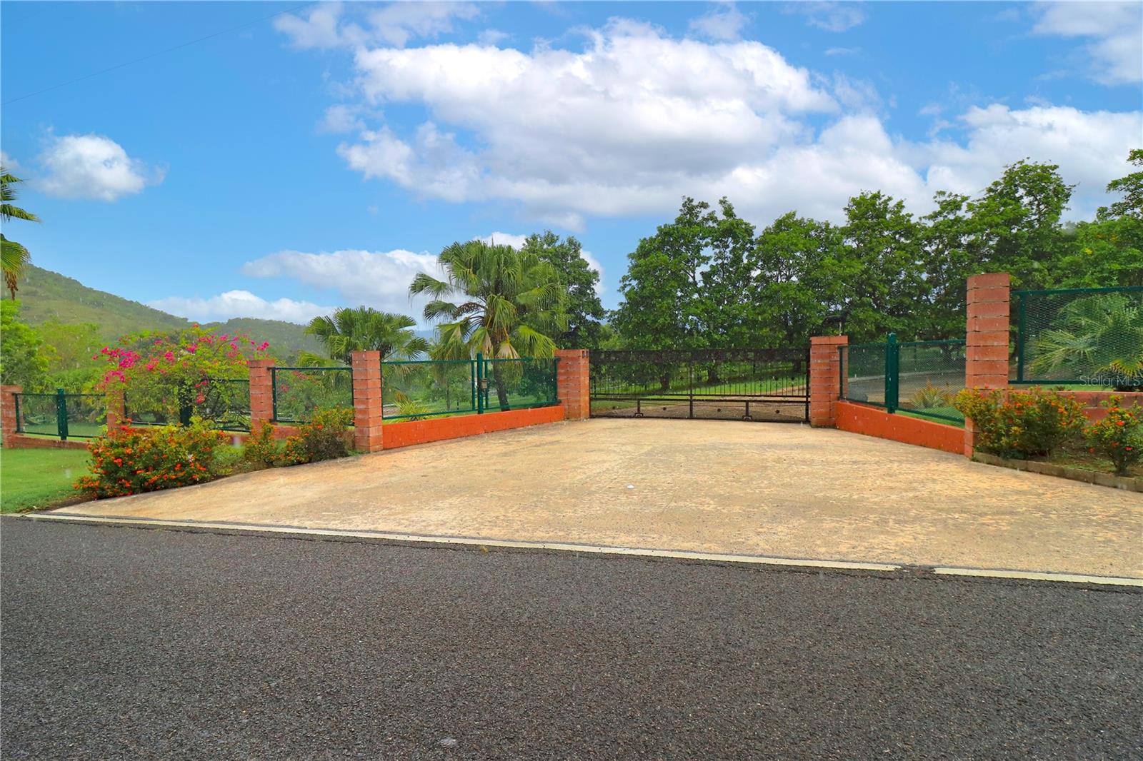 HACIENDA DON PEDRO - Residential