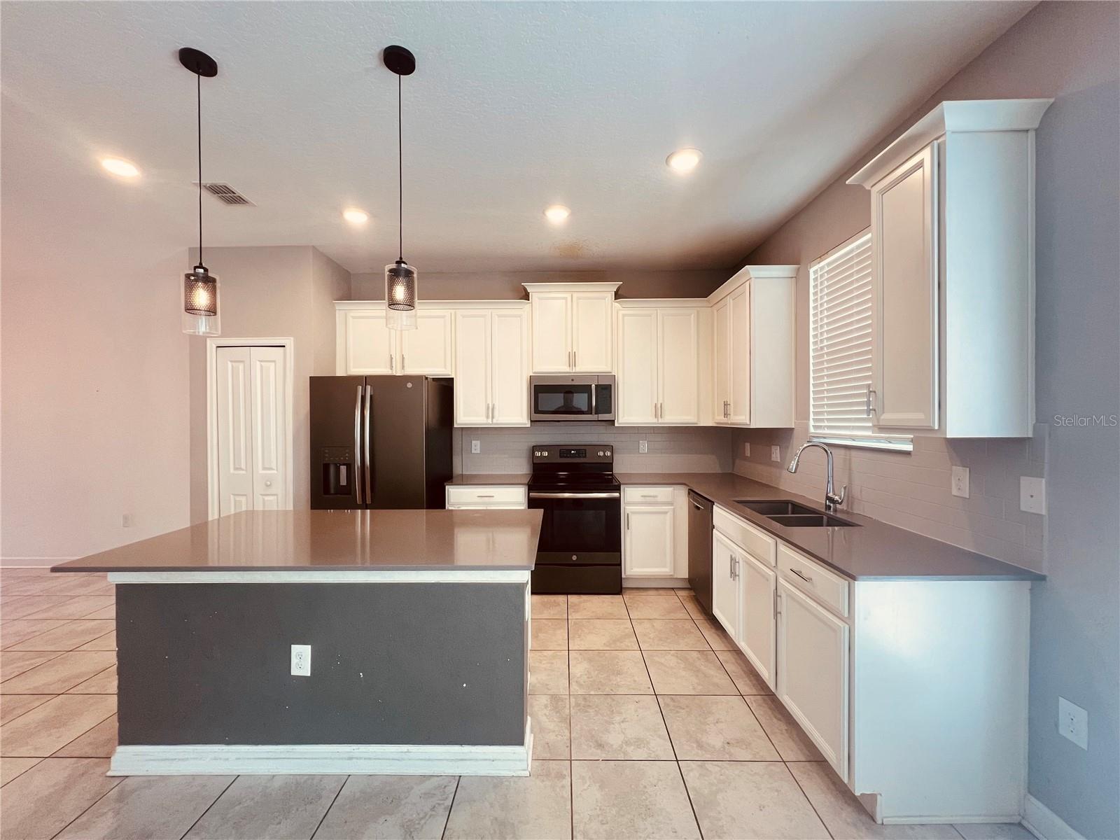 STOREY LAKE TR K - Residential