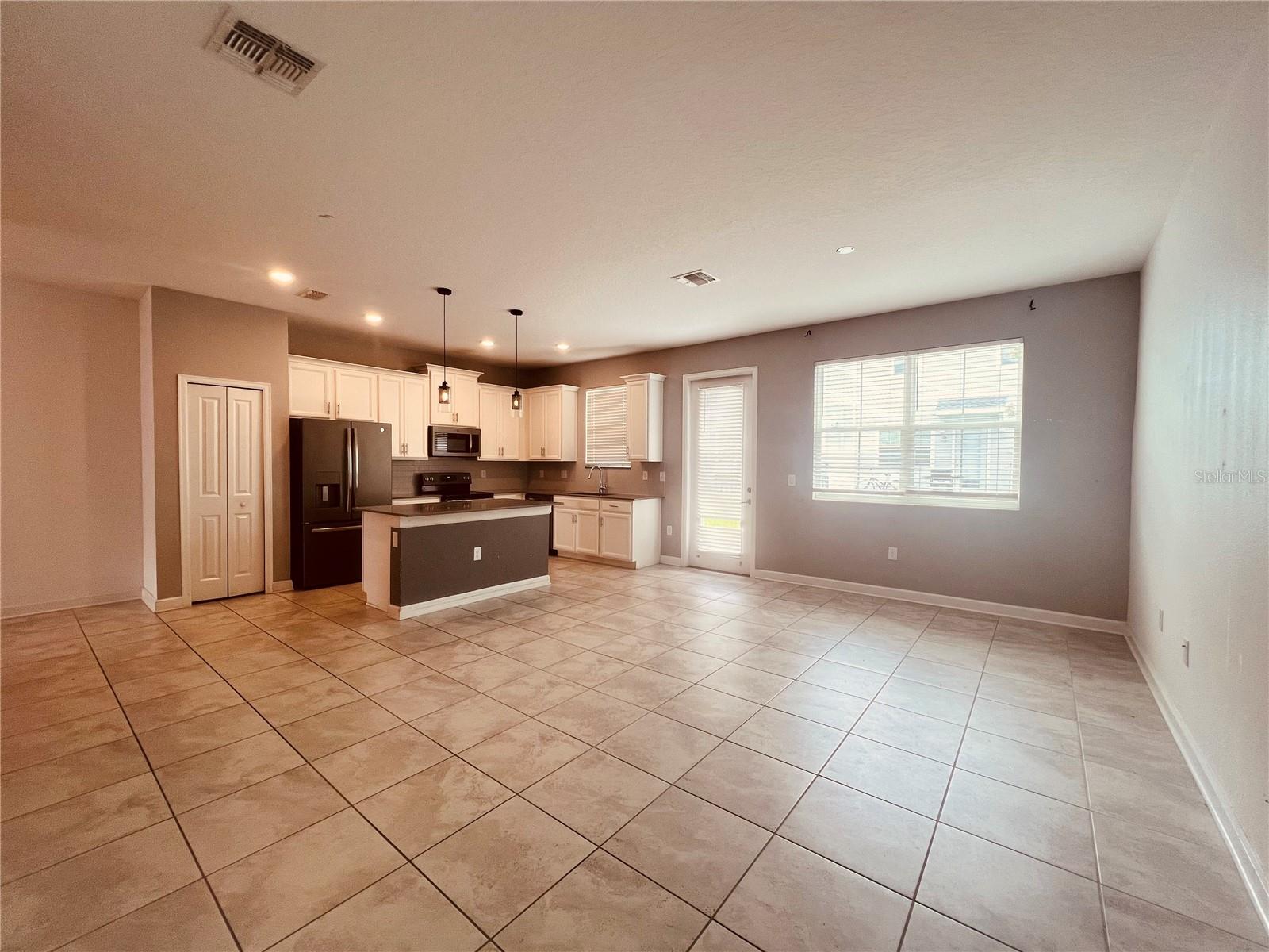STOREY LAKE TR K - Residential