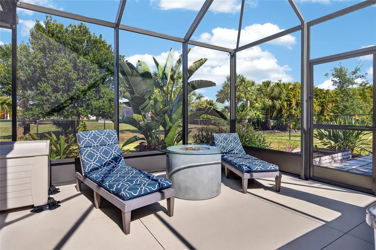 RIVER CLUB - Residential