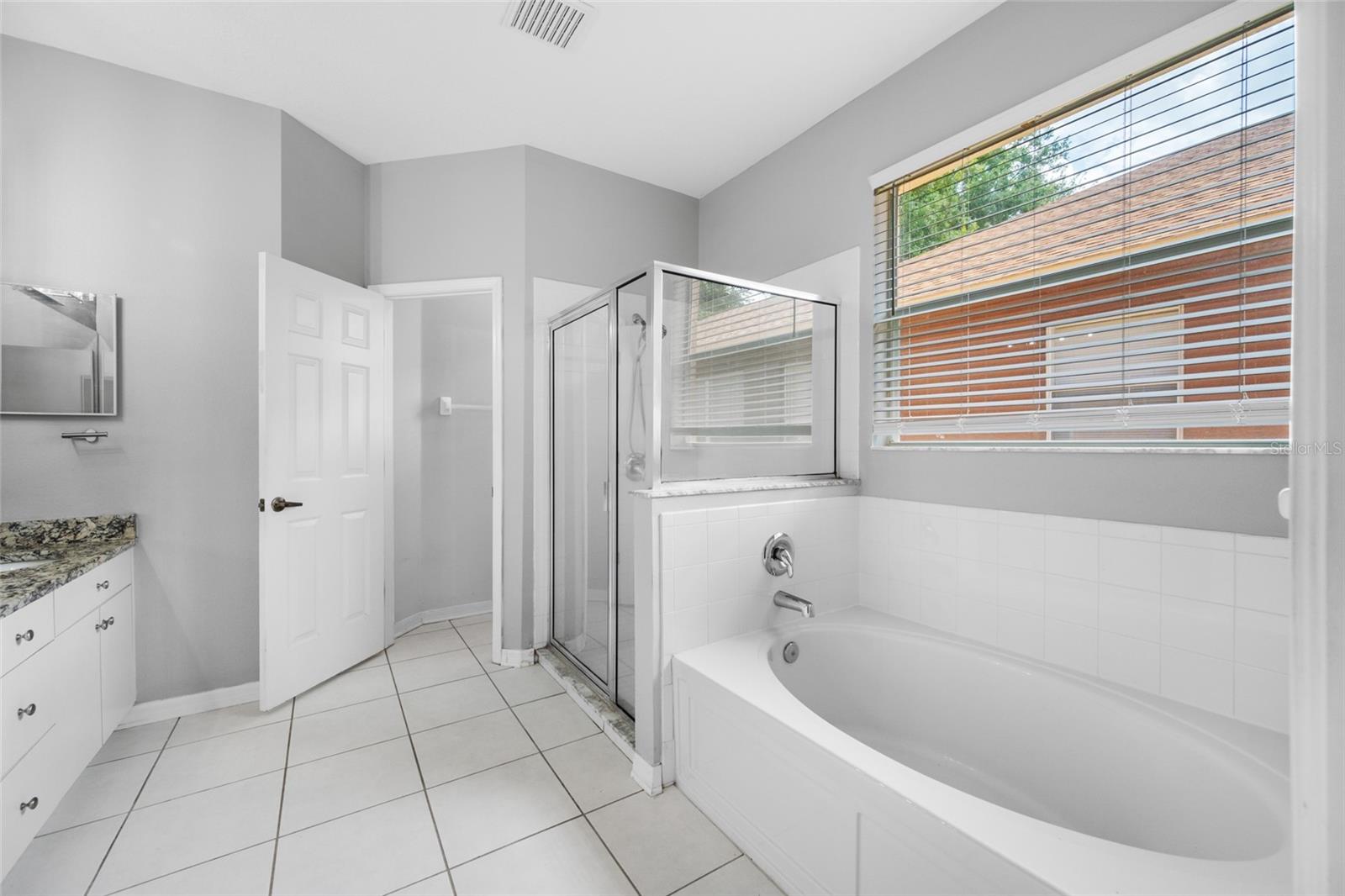 HIDDEN OAKS AT TEMPLE TERRACE - Residential