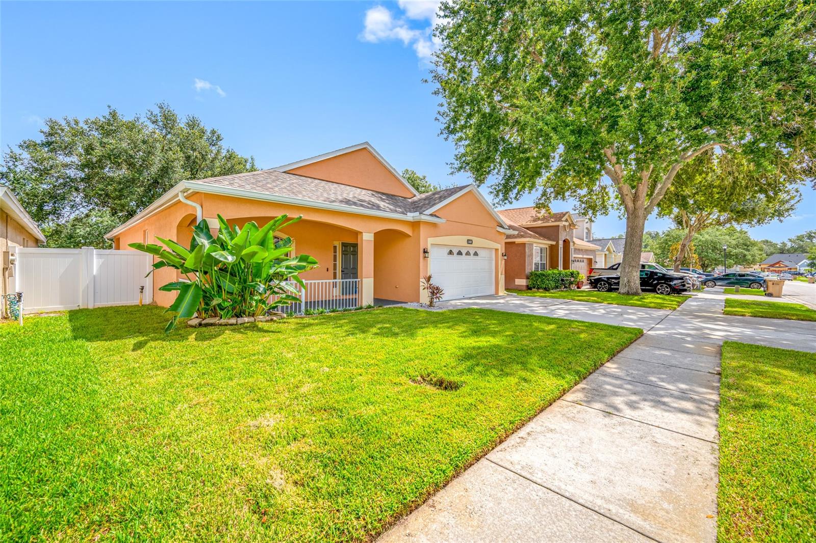 HIDDEN OAKS AT TEMPLE TERRACE - Residential