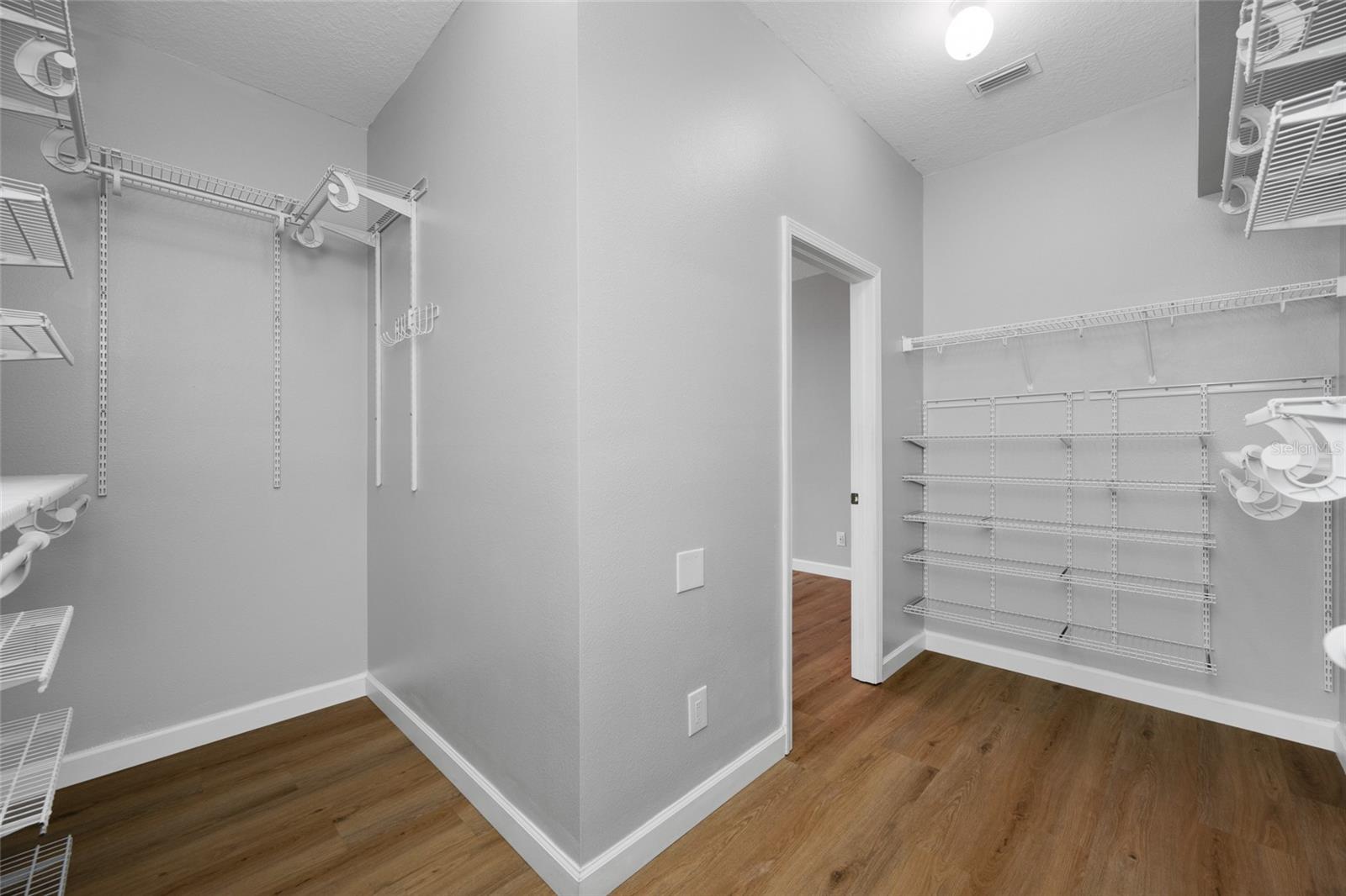 HIDDEN OAKS AT TEMPLE TERRACE - Residential