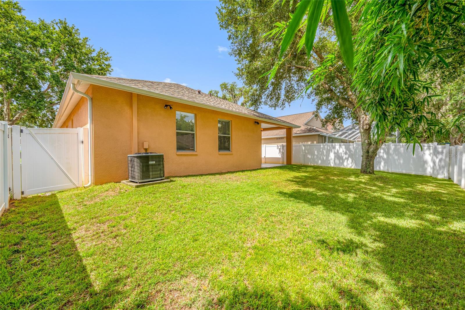 HIDDEN OAKS AT TEMPLE TERRACE - Residential