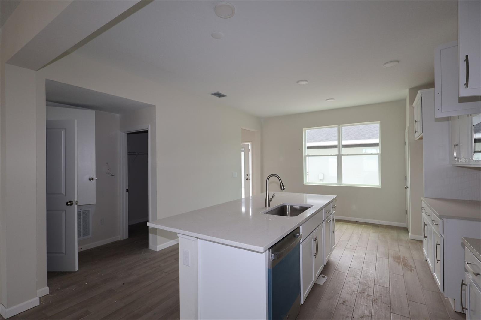 CENTER LAKE ON THE PARK - Residential