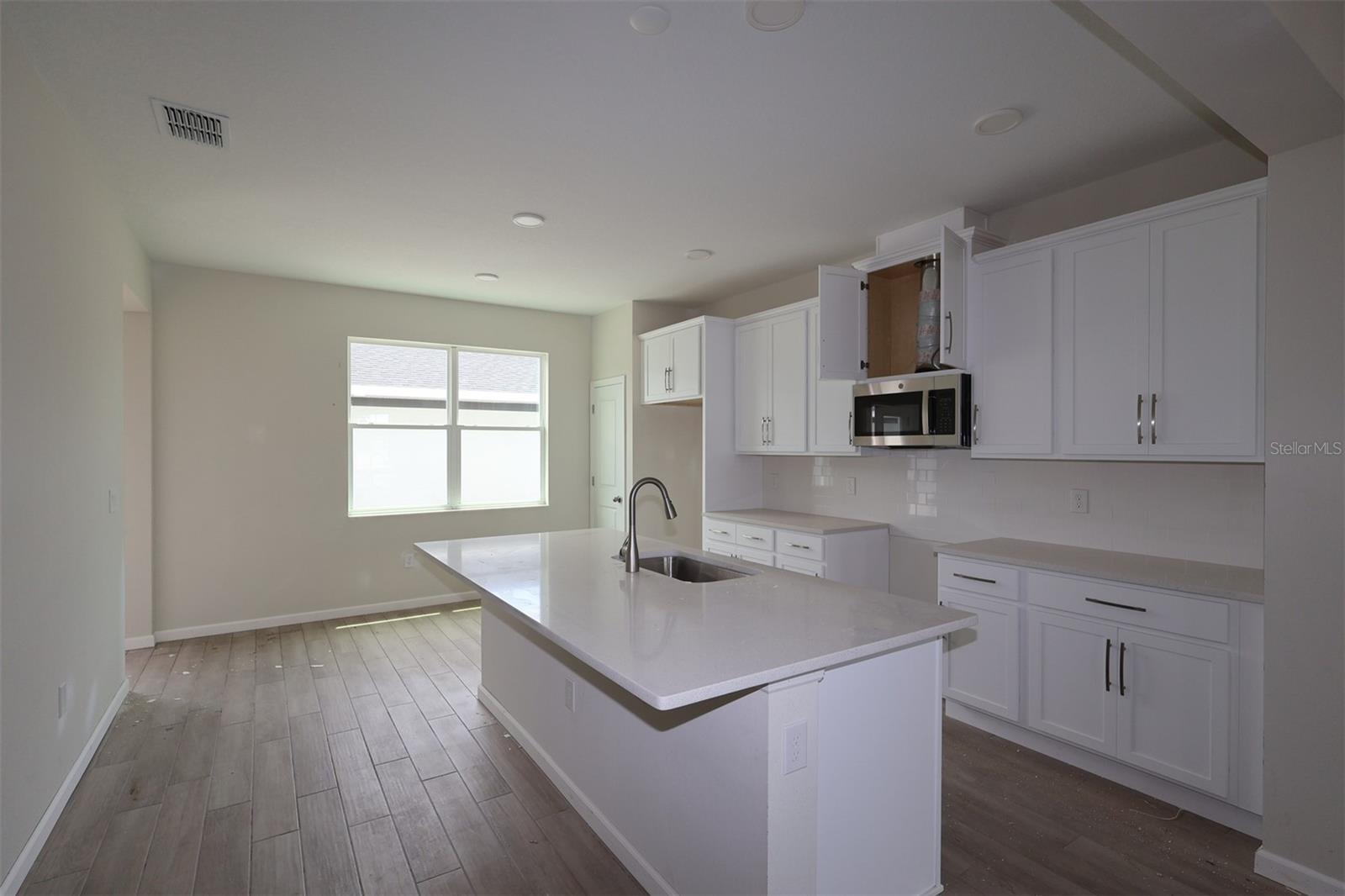 CENTER LAKE ON THE PARK - Residential