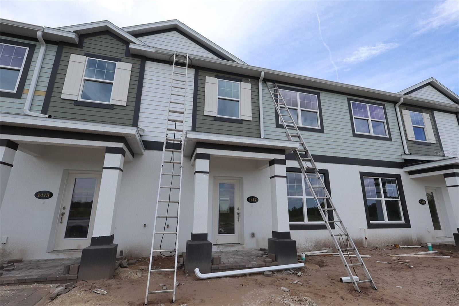 CENTER LAKE ON THE PARK - Residential