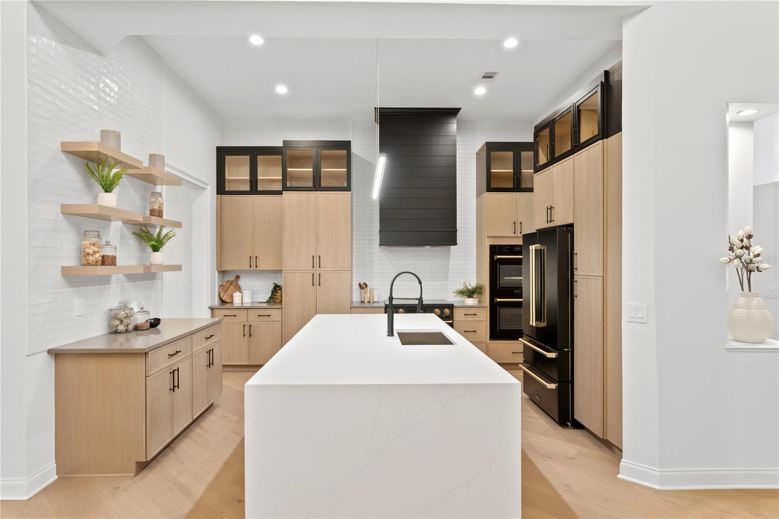 TAMPA PALMS 4A UNIT 1 - Residential