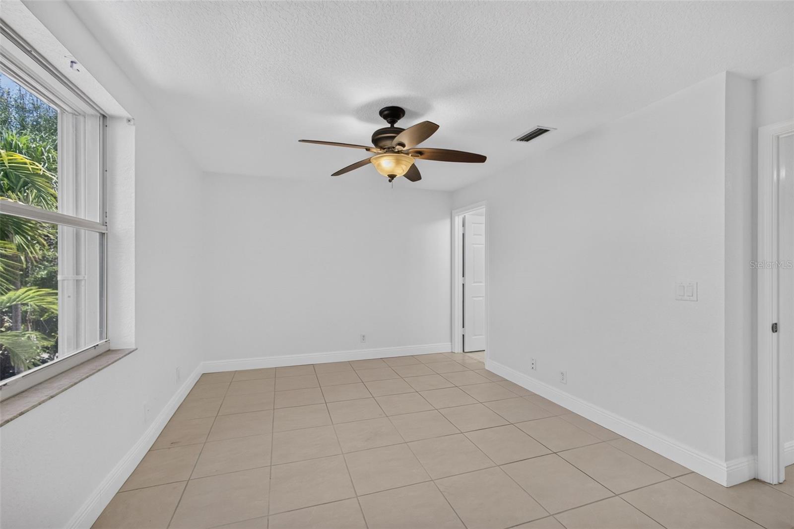 SUMMIT LAKE - Residential