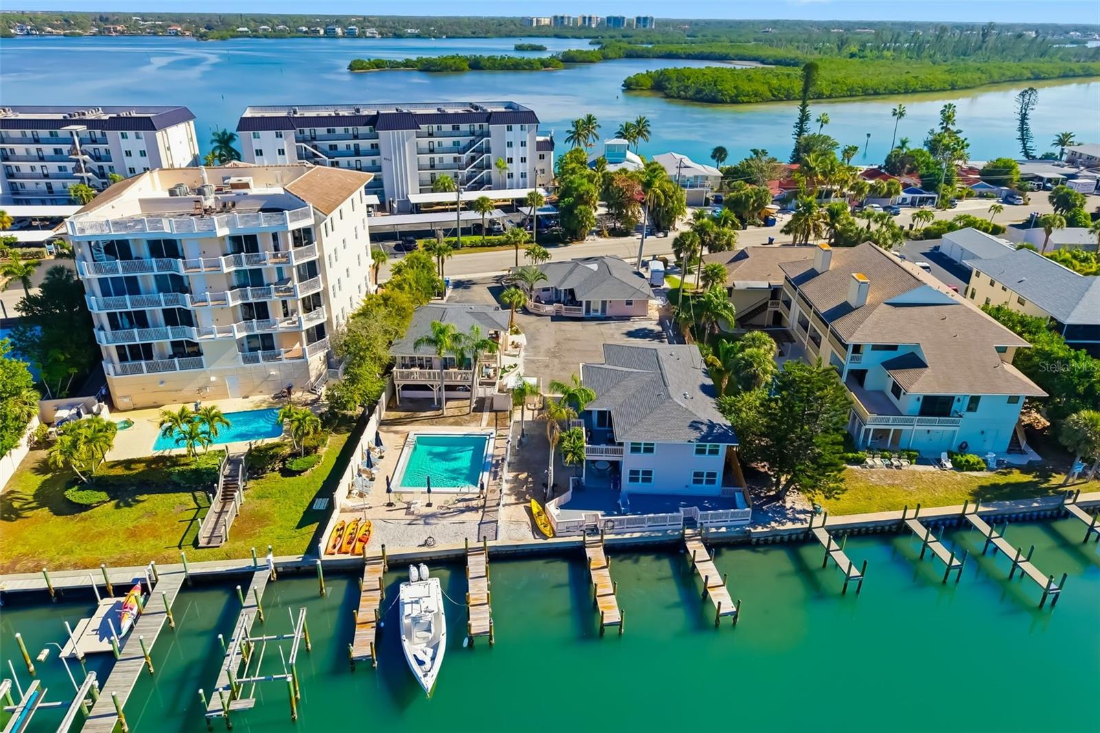 CORAL SHORES - Commercial Sale