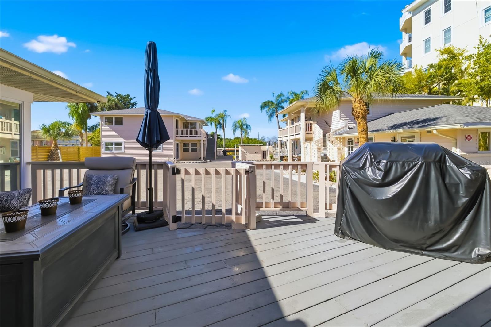 CORAL SHORES - Commercial Sale