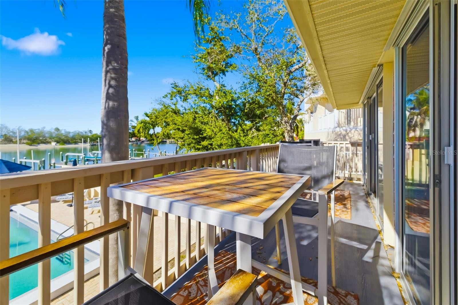 CORAL SHORES - Commercial Sale