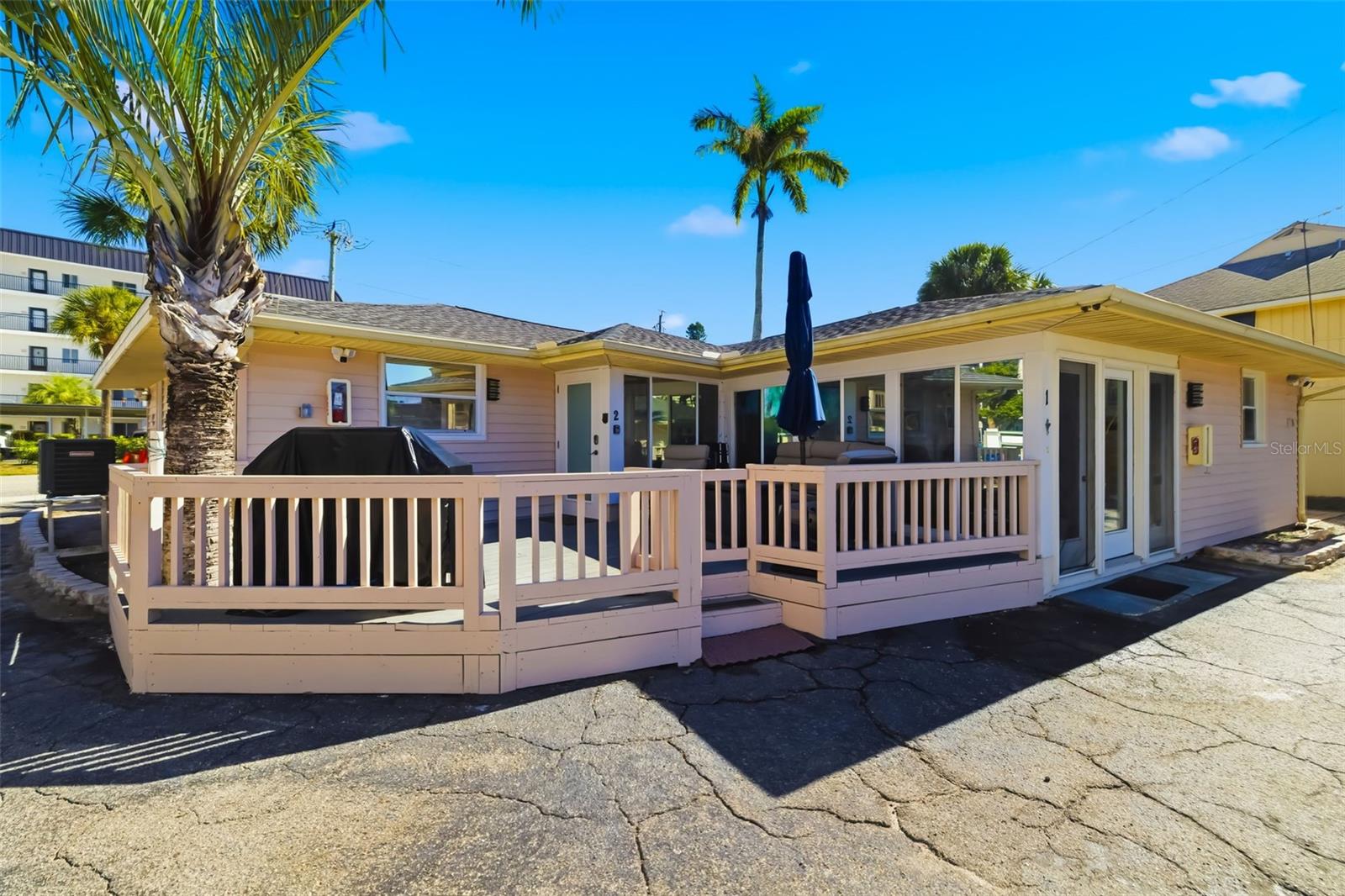 CORAL SHORES - Commercial Sale