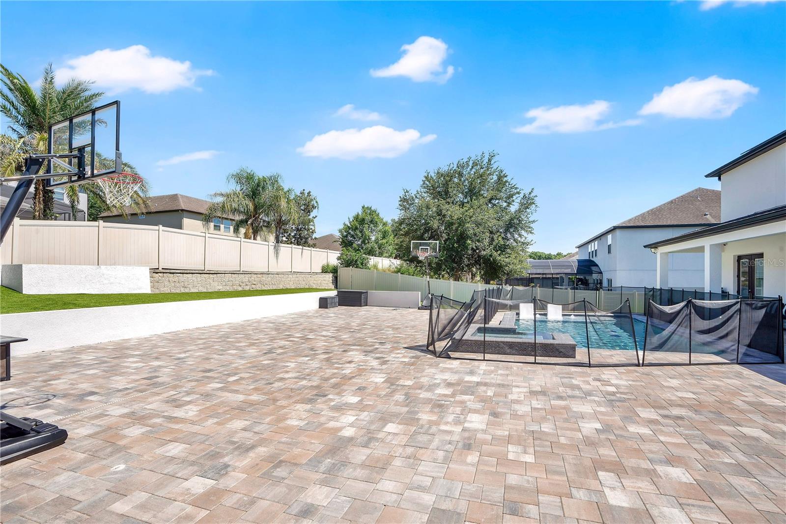HILLSIDE/WEKIVA - Residential