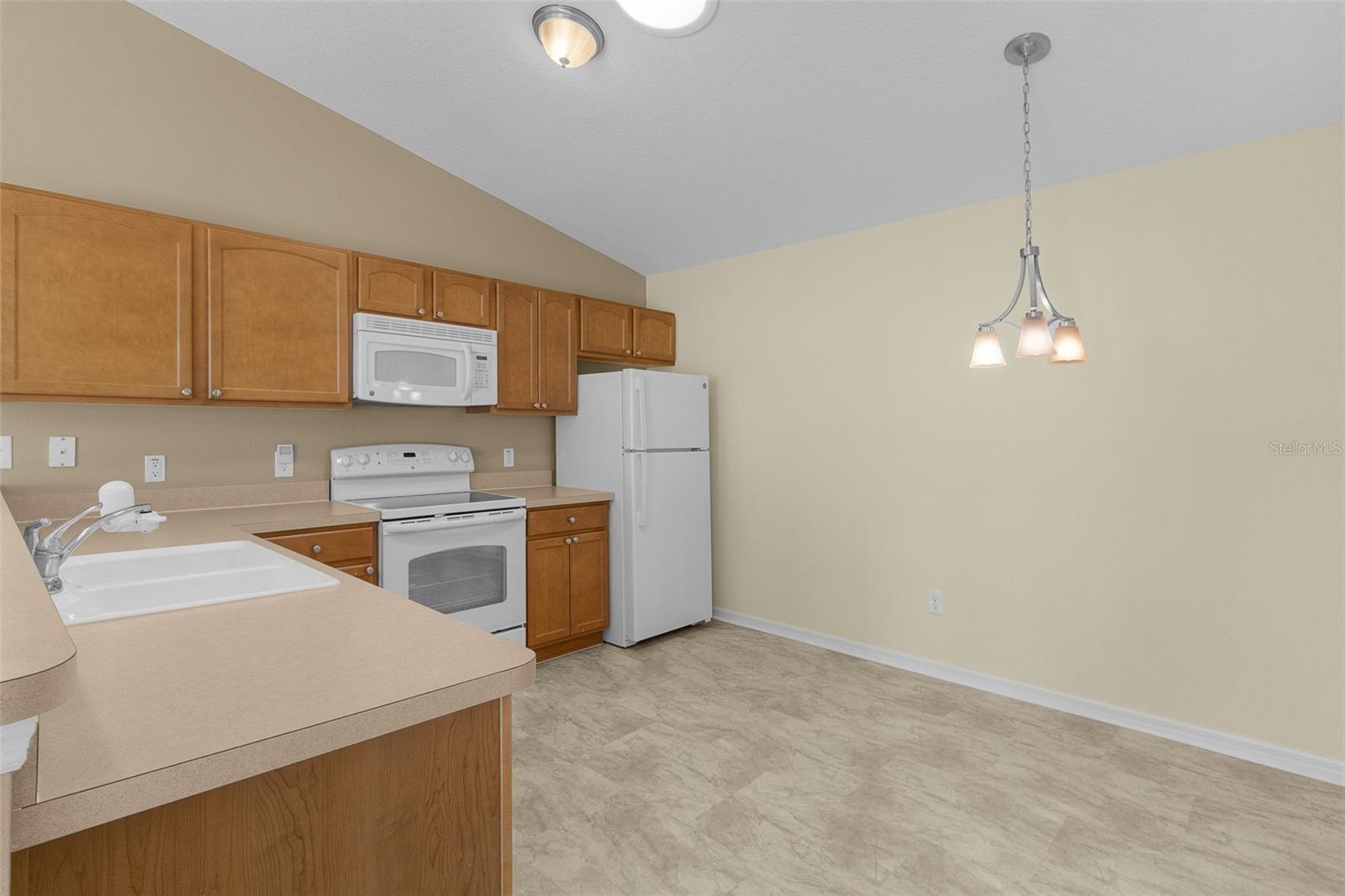 VILLAGES OF SUMTER HALLANDALE VILLAS - Residential