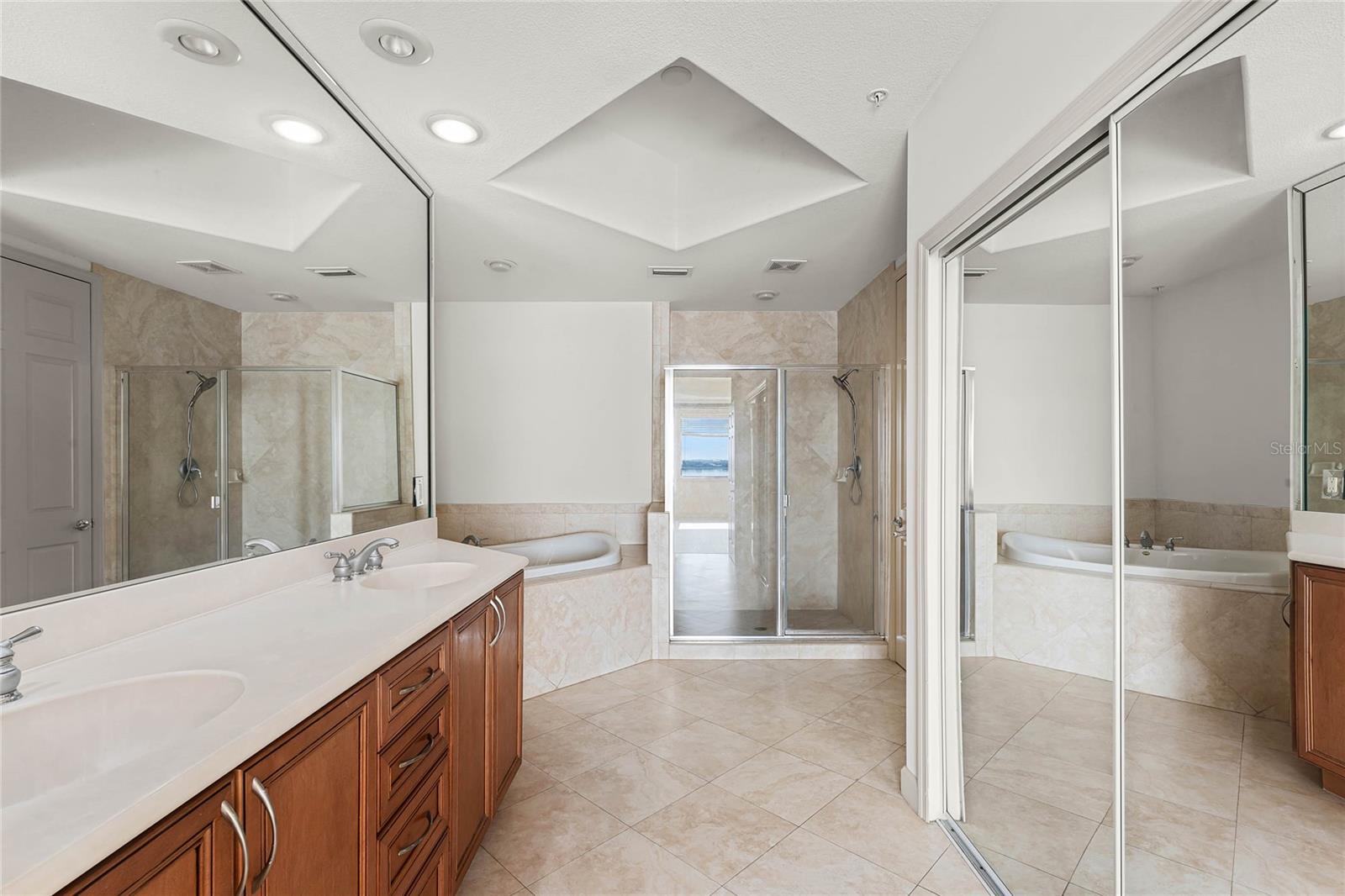 VIZCAYA HEIGHTS CONDO - Residential